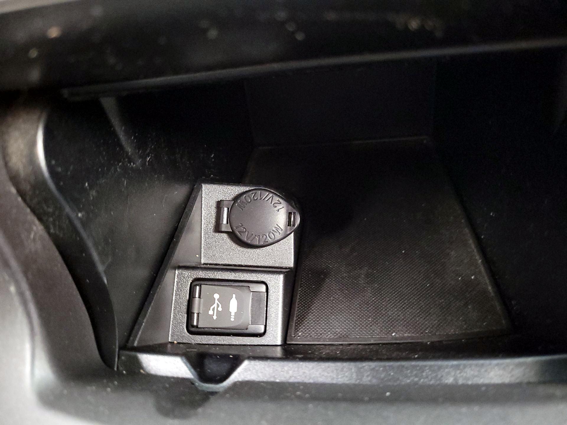 Thumbnail: 2015 Toyota Camry - 18