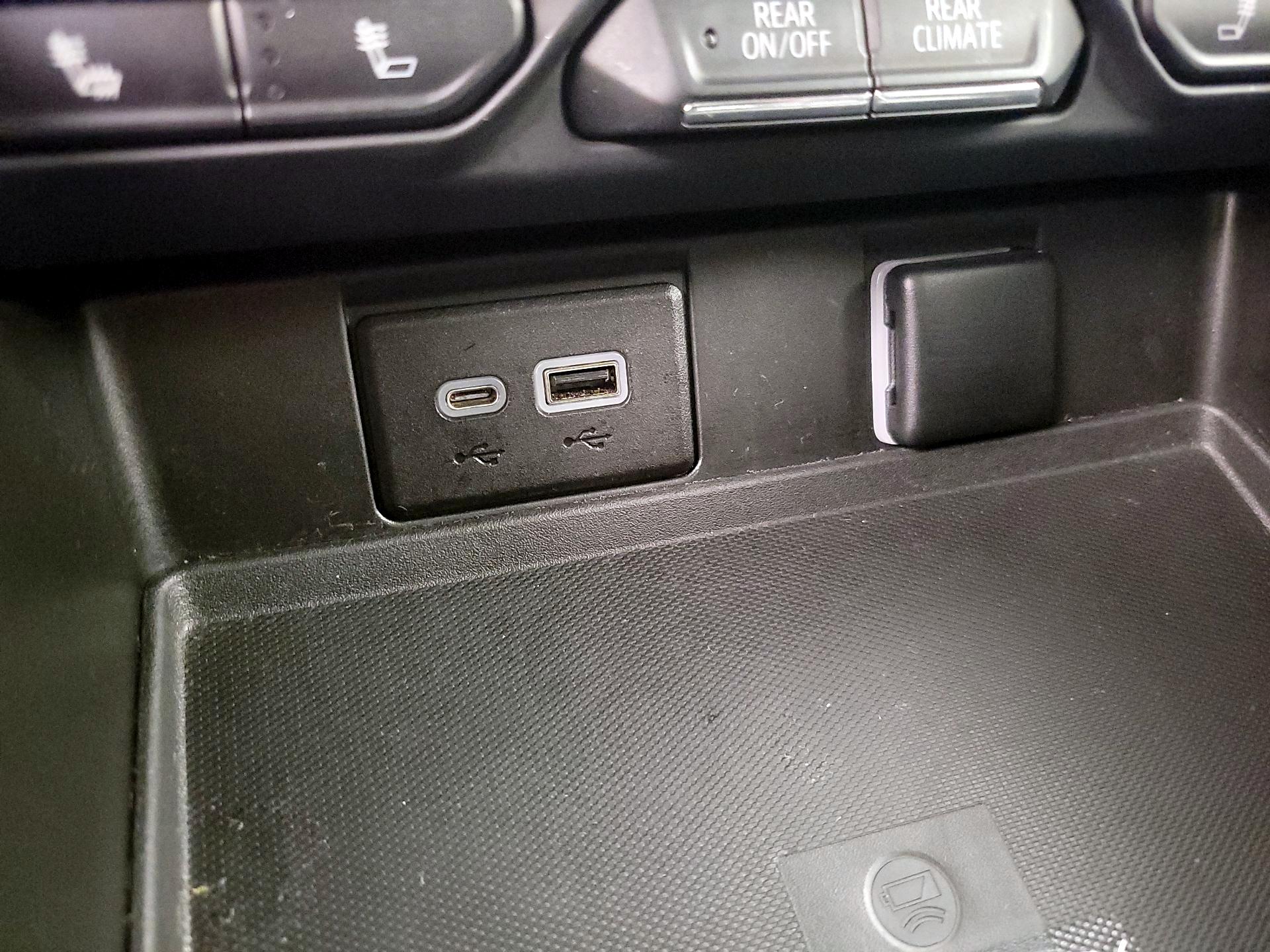 Thumbnail: 2022 Chevrolet Tahoe - 19