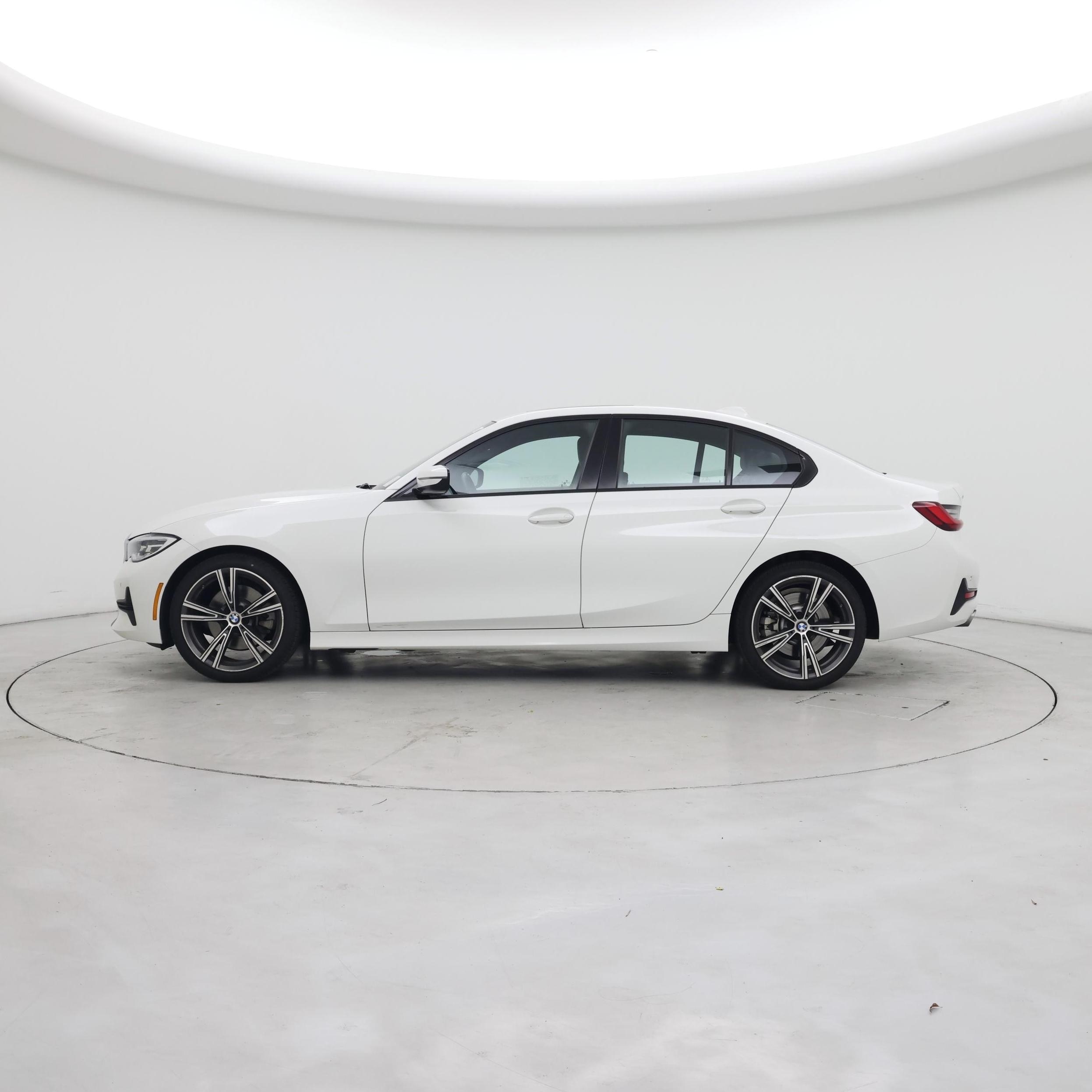 Thumbnail: 2022 BMW 3 Series - 3