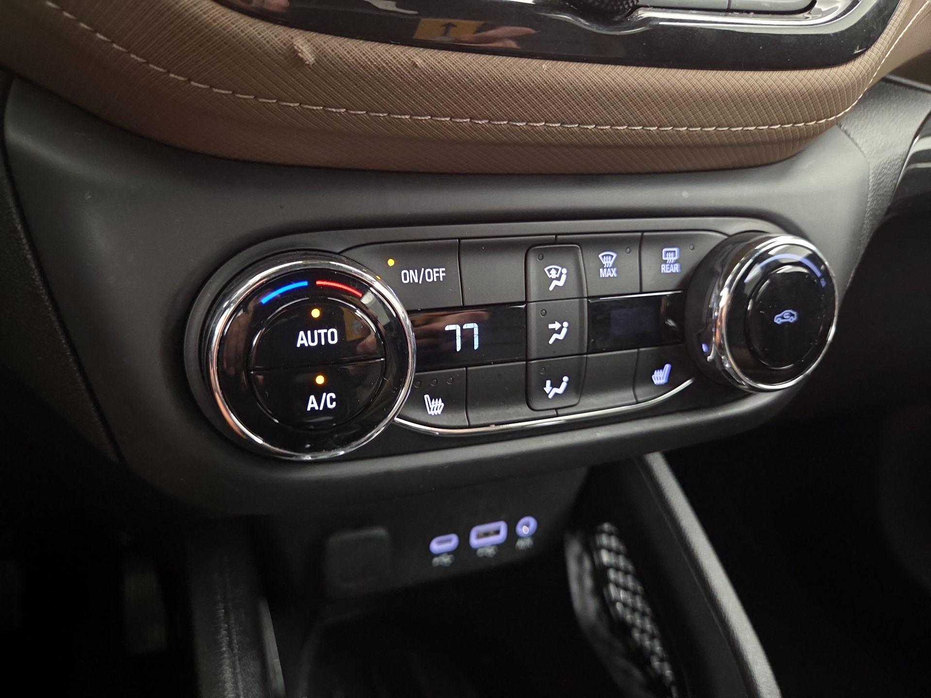 Thumbnail: 2021 Chevrolet TrailBlazer - 16