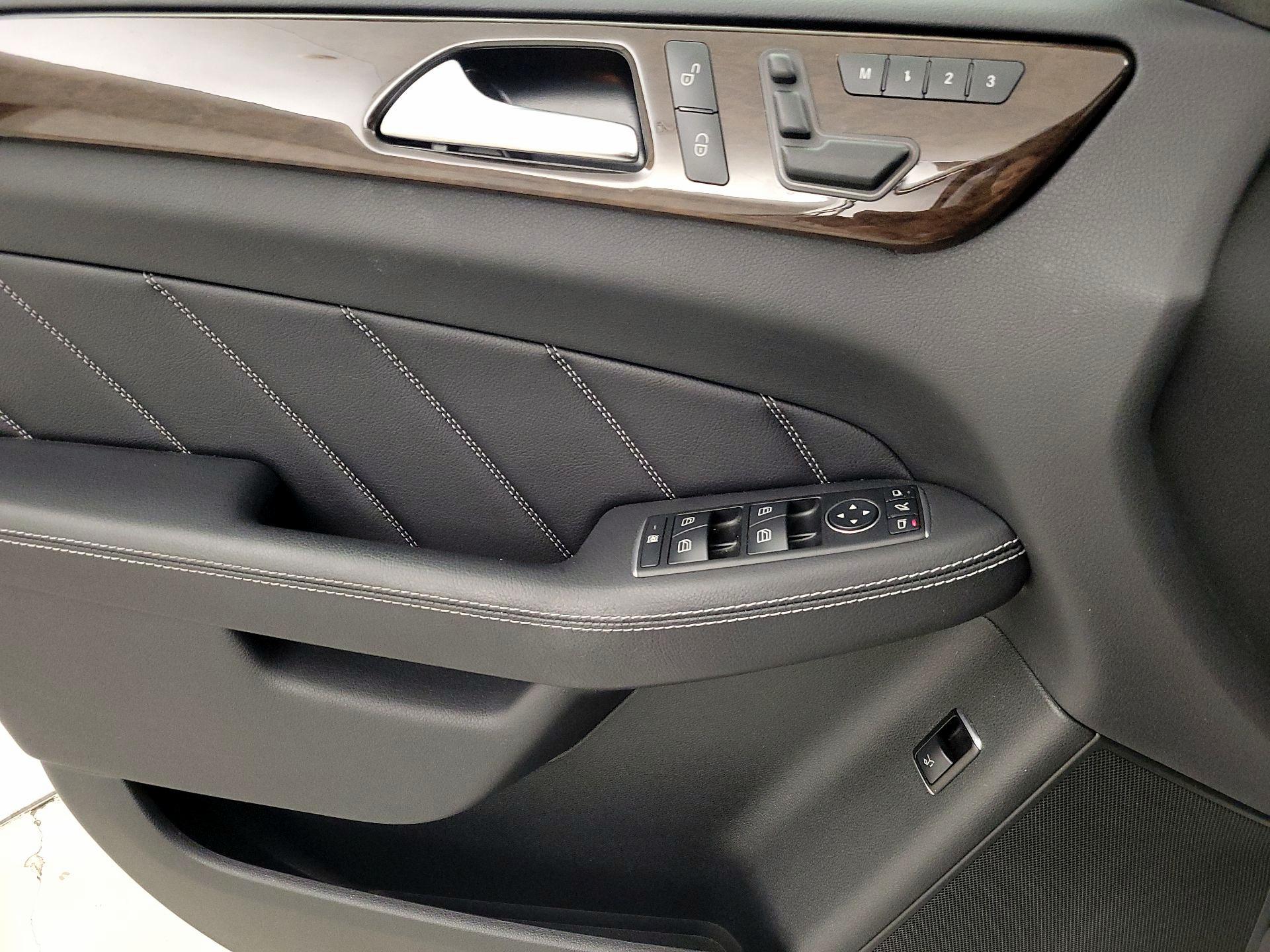 Thumbnail: 2015 Mercedes-Benz GL-Class - 12