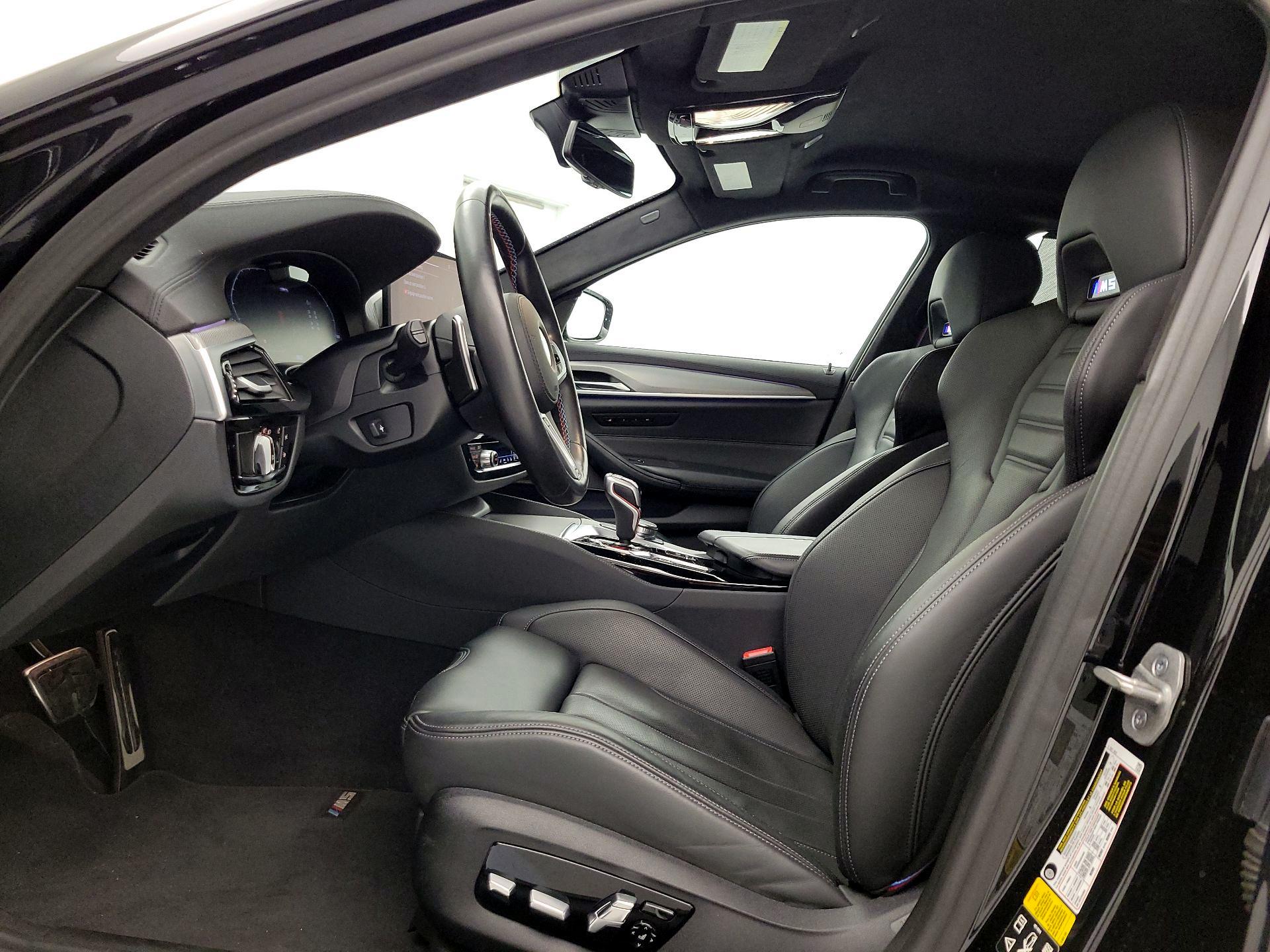 Thumbnail: 2023 BMW M5 - 11