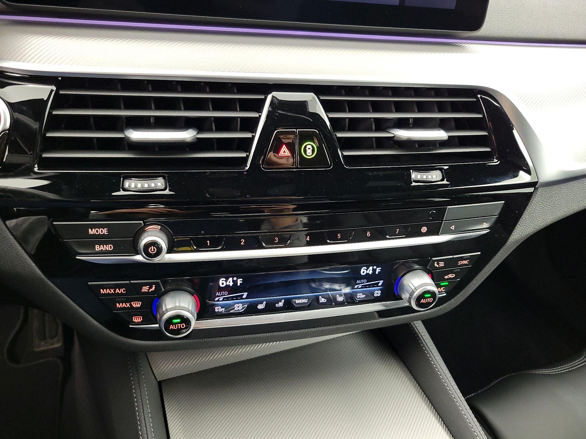 Thumbnail: 2023 BMW M5 - 17