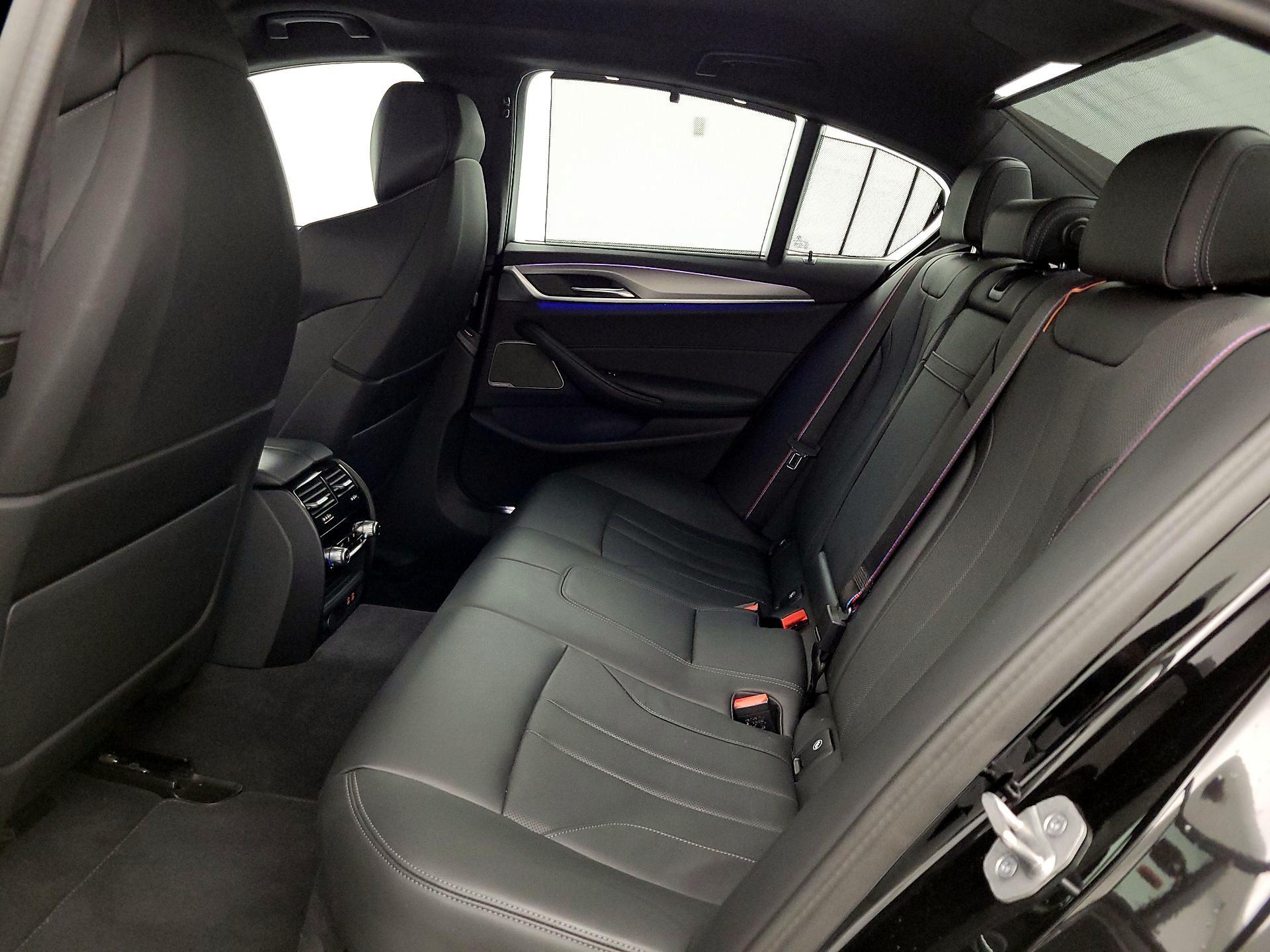 Thumbnail: 2023 BMW M5 - 20