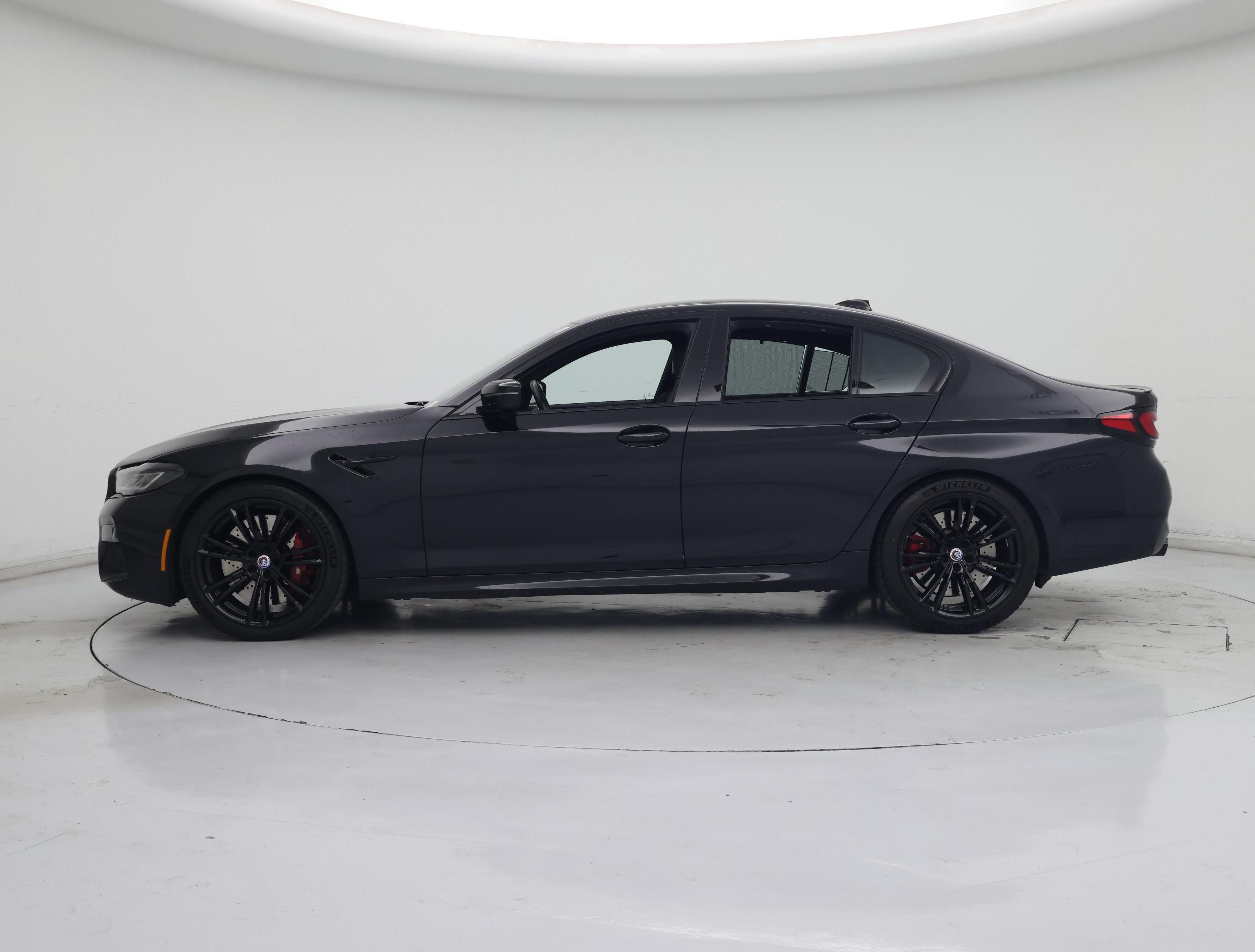 Thumbnail: 2023 BMW M5 - 3