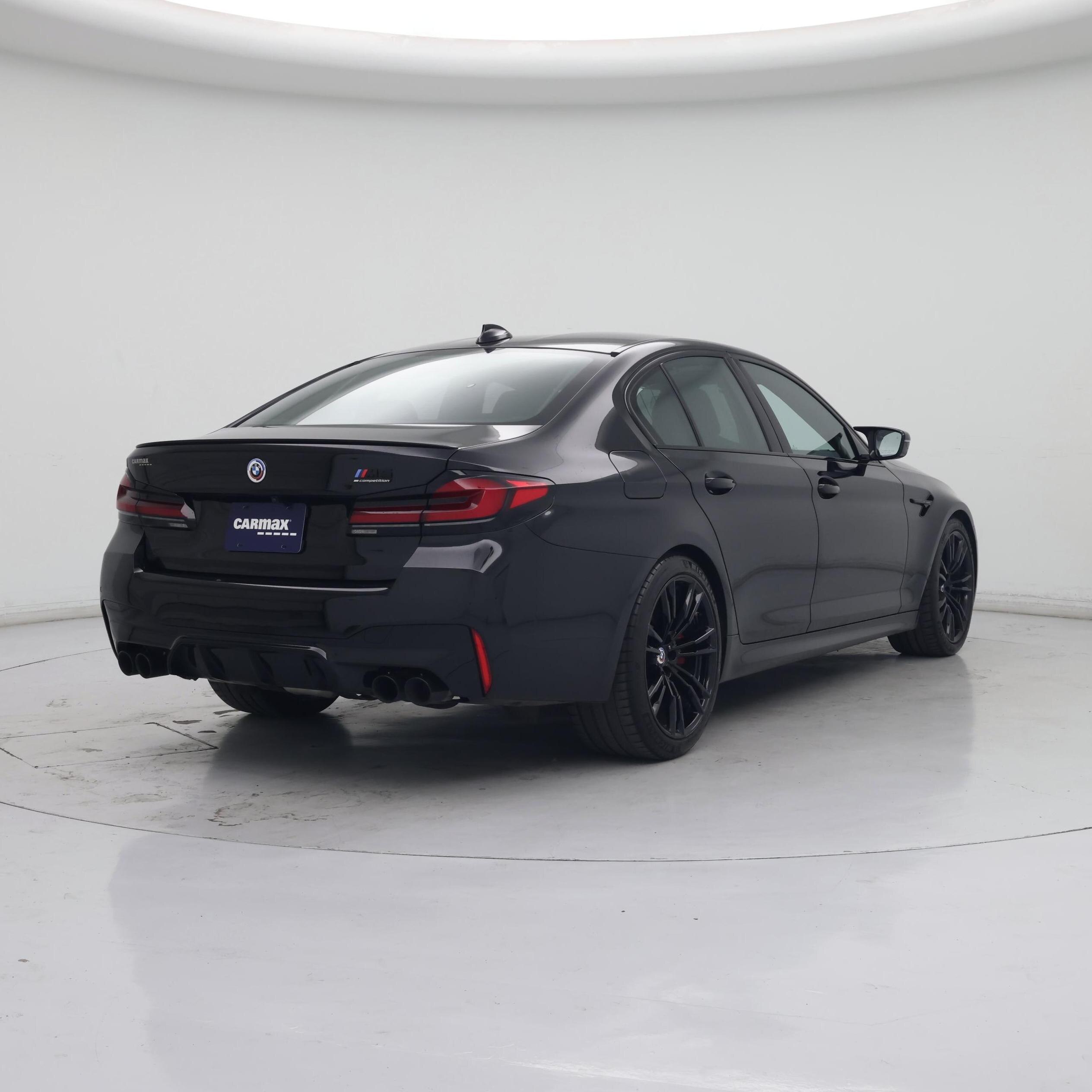 Thumbnail: 2023 BMW M5 - 8