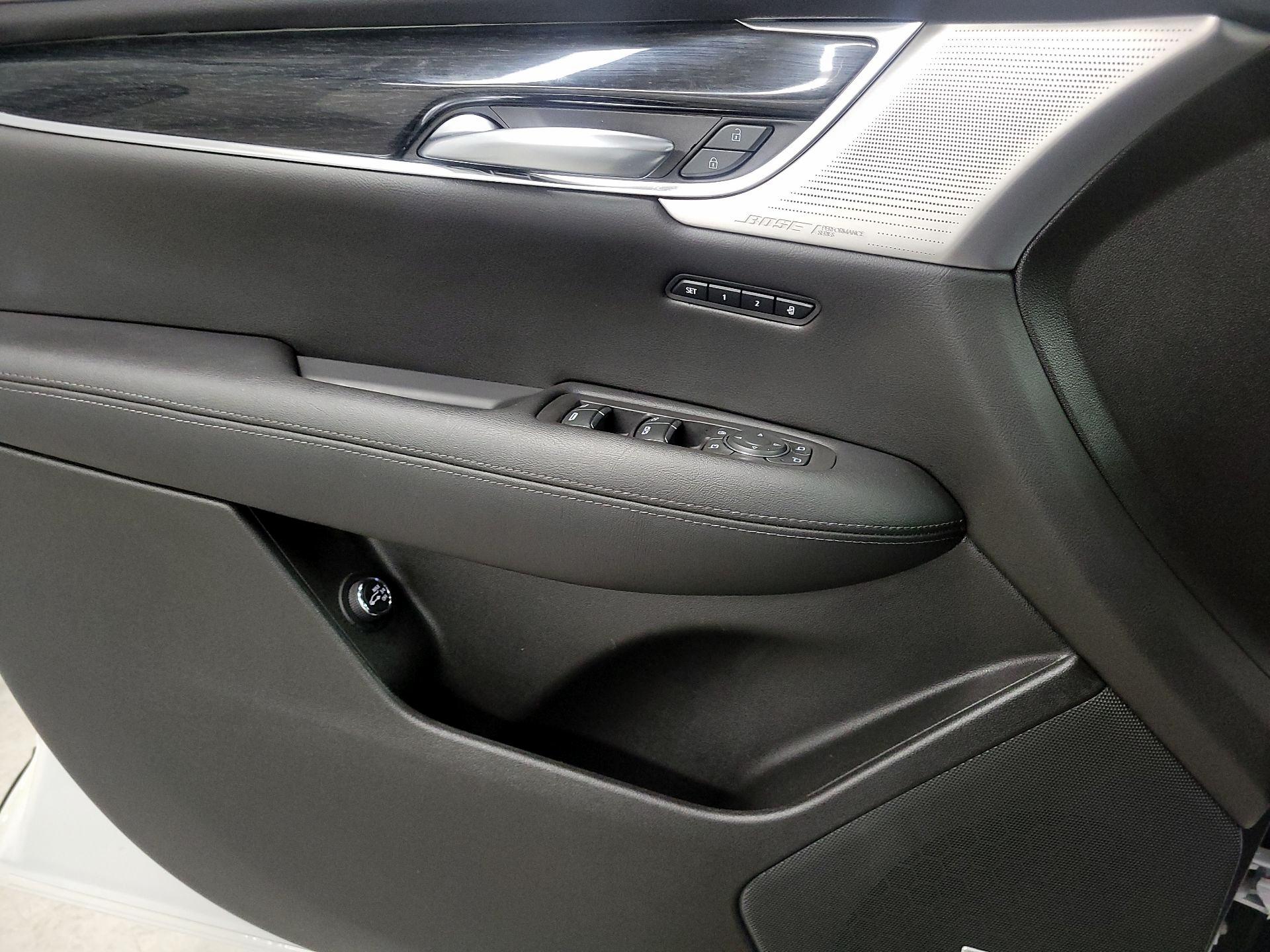 Thumbnail: 2020 Cadillac XT5 - 12