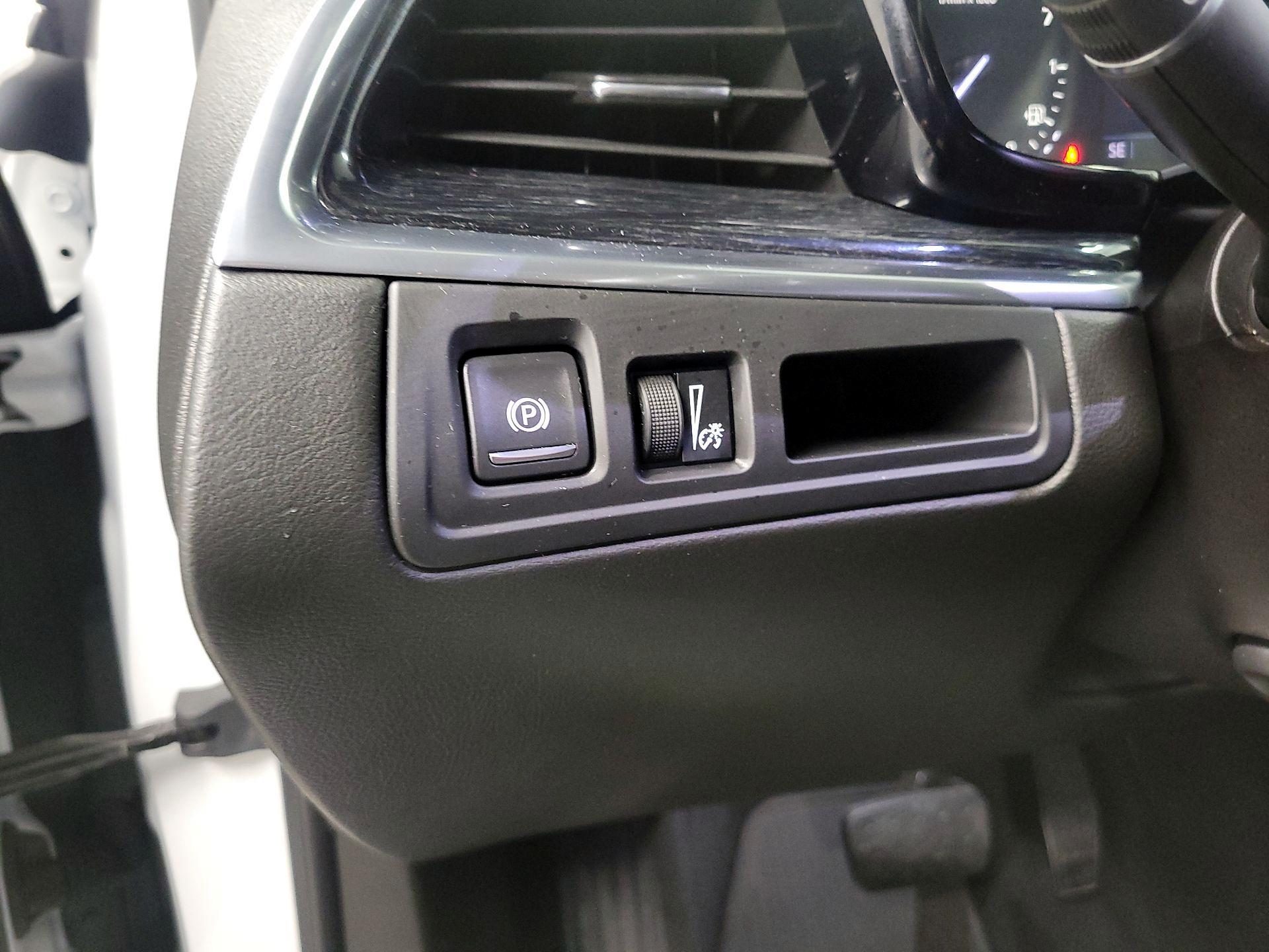 Thumbnail: 2020 Cadillac XT5 - 13