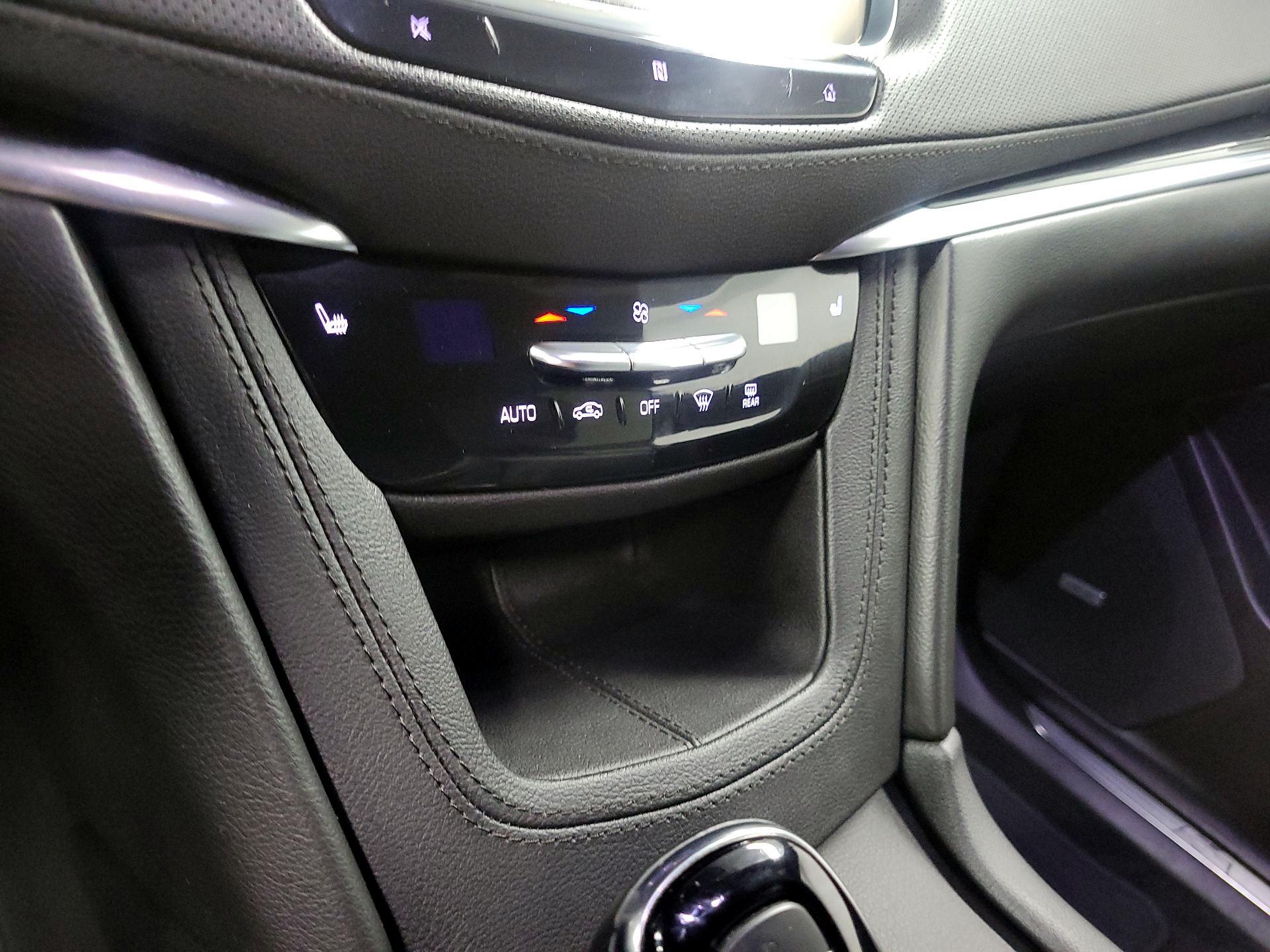 Thumbnail: 2020 Cadillac XT5 - 16