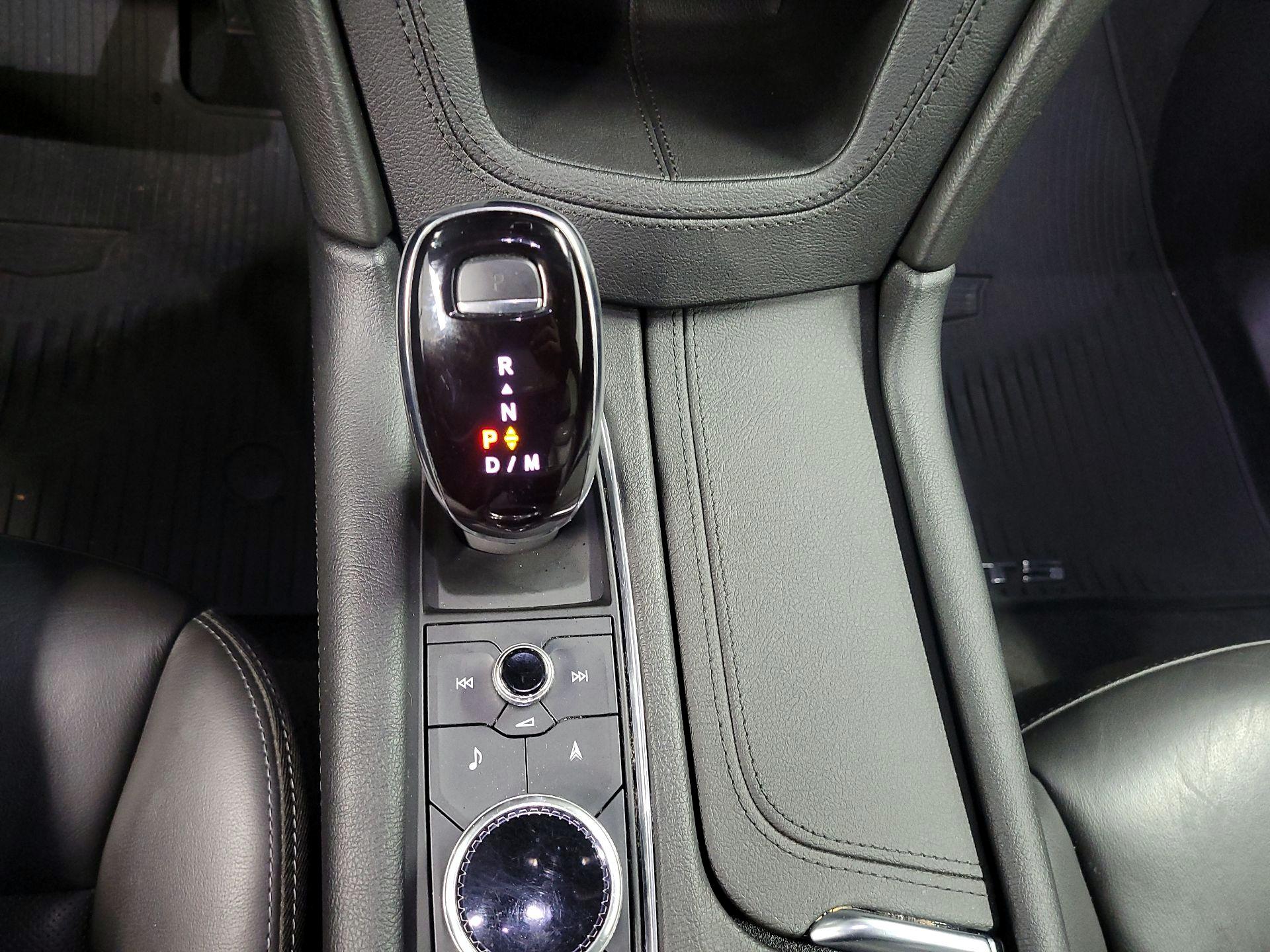 Thumbnail: 2020 Cadillac XT5 - 17