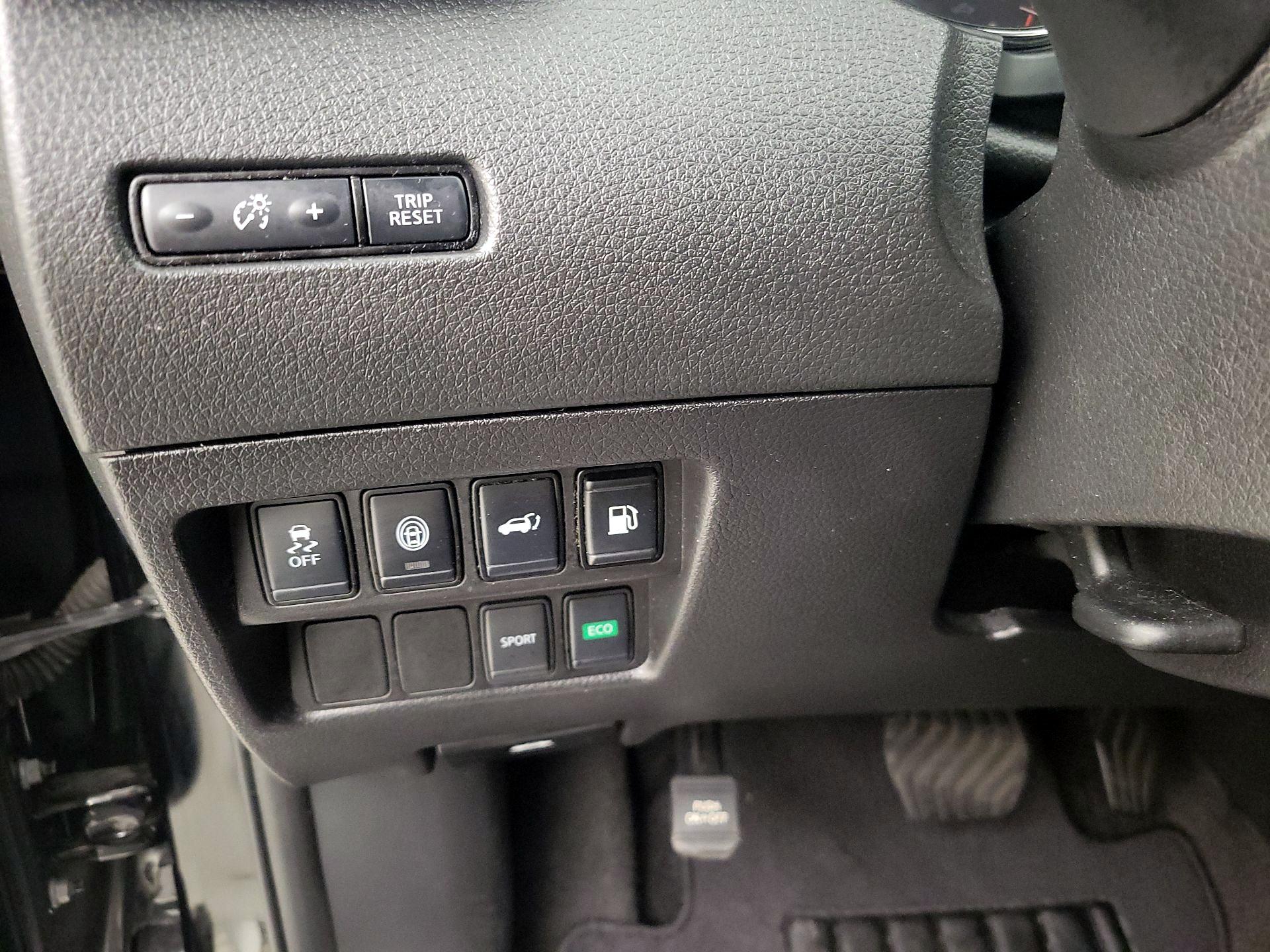 Thumbnail: 2020 Nissan Rogue - 13