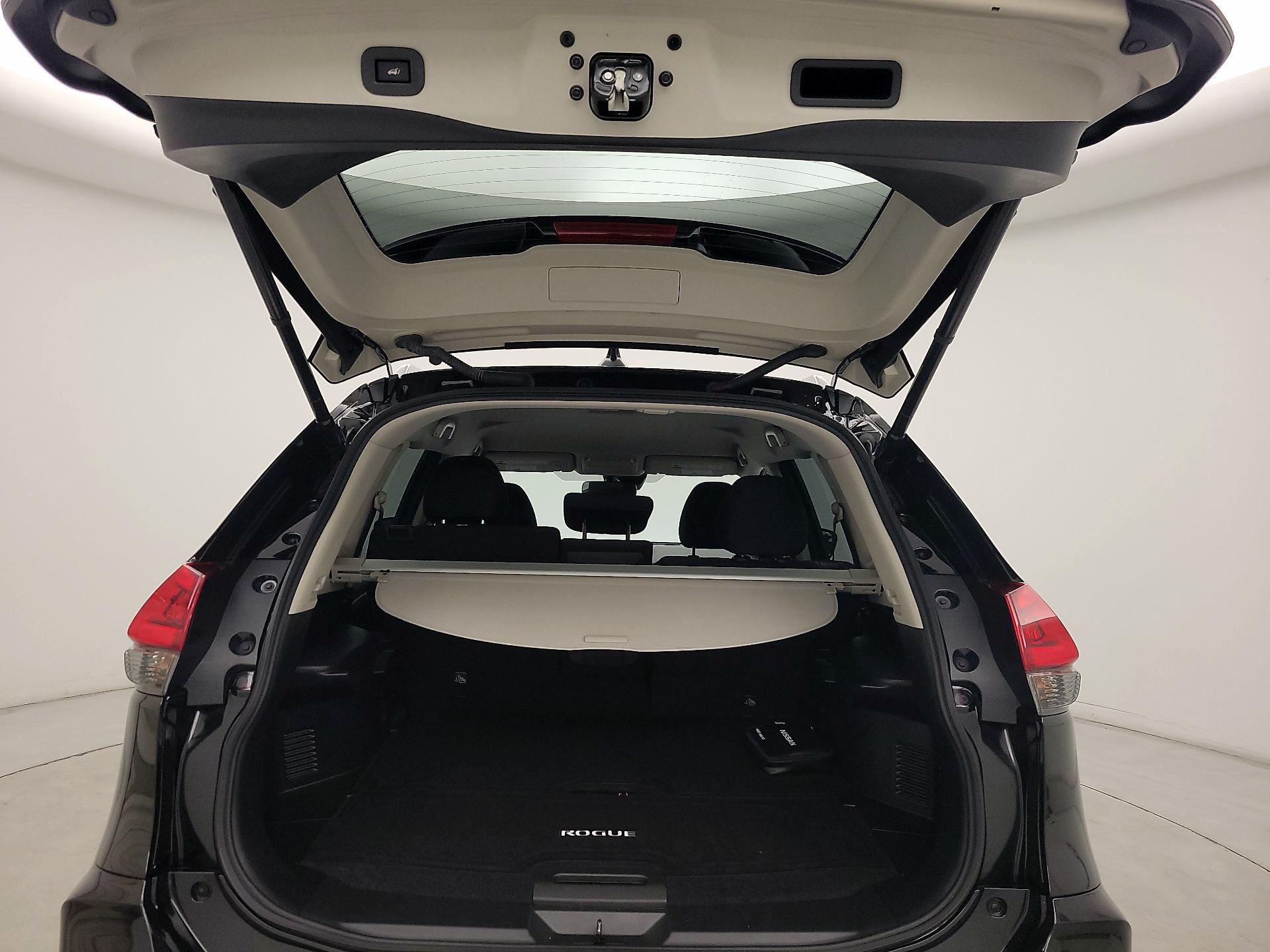 Thumbnail: 2020 Nissan Rogue - 20