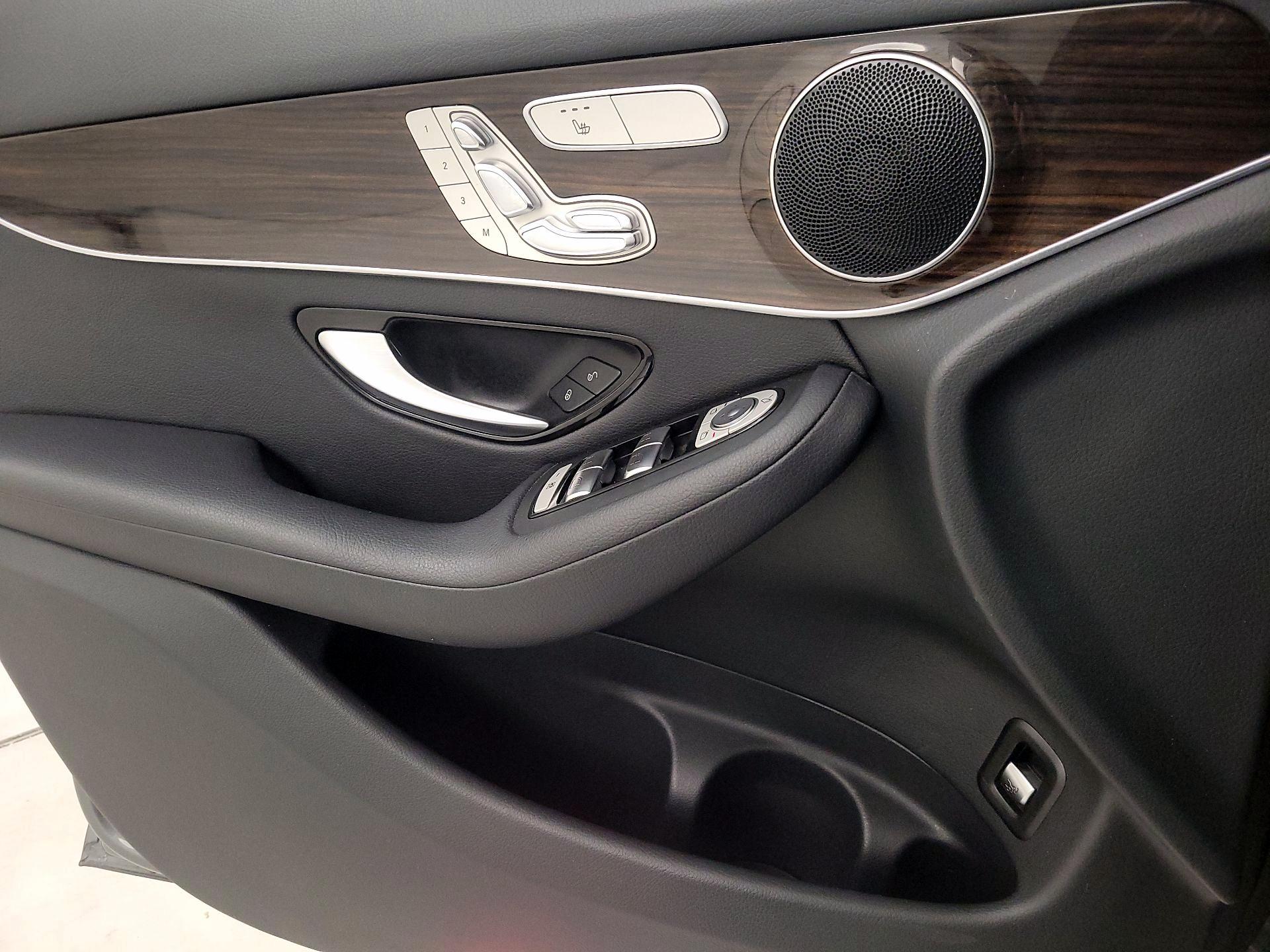 Thumbnail: 2018 Mercedes-Benz GLC - 12