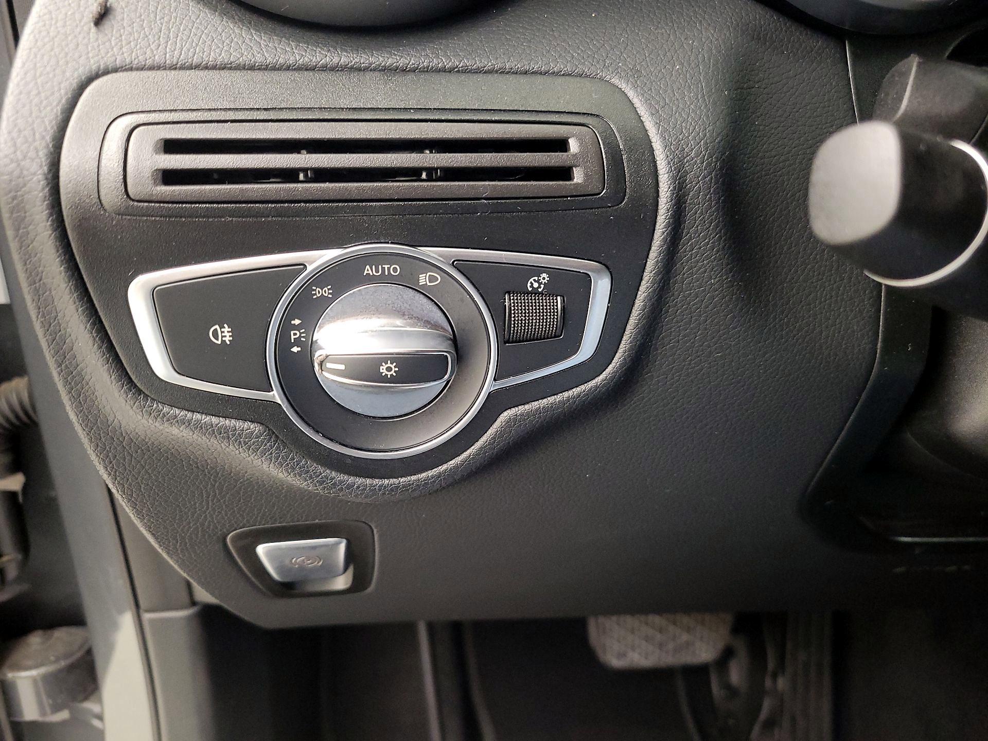 Thumbnail: 2018 Mercedes-Benz GLC - 13