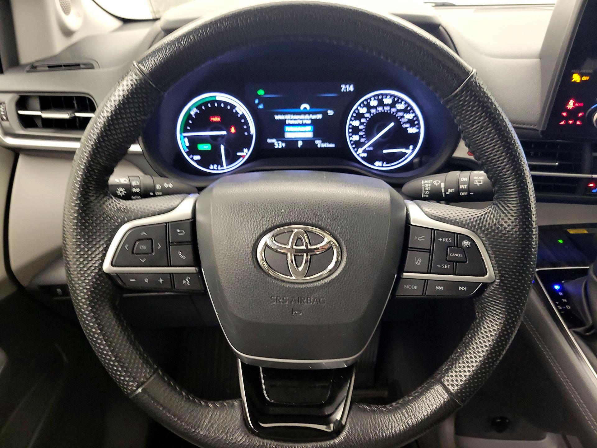 Thumbnail: 2023 Toyota Sienna - 10