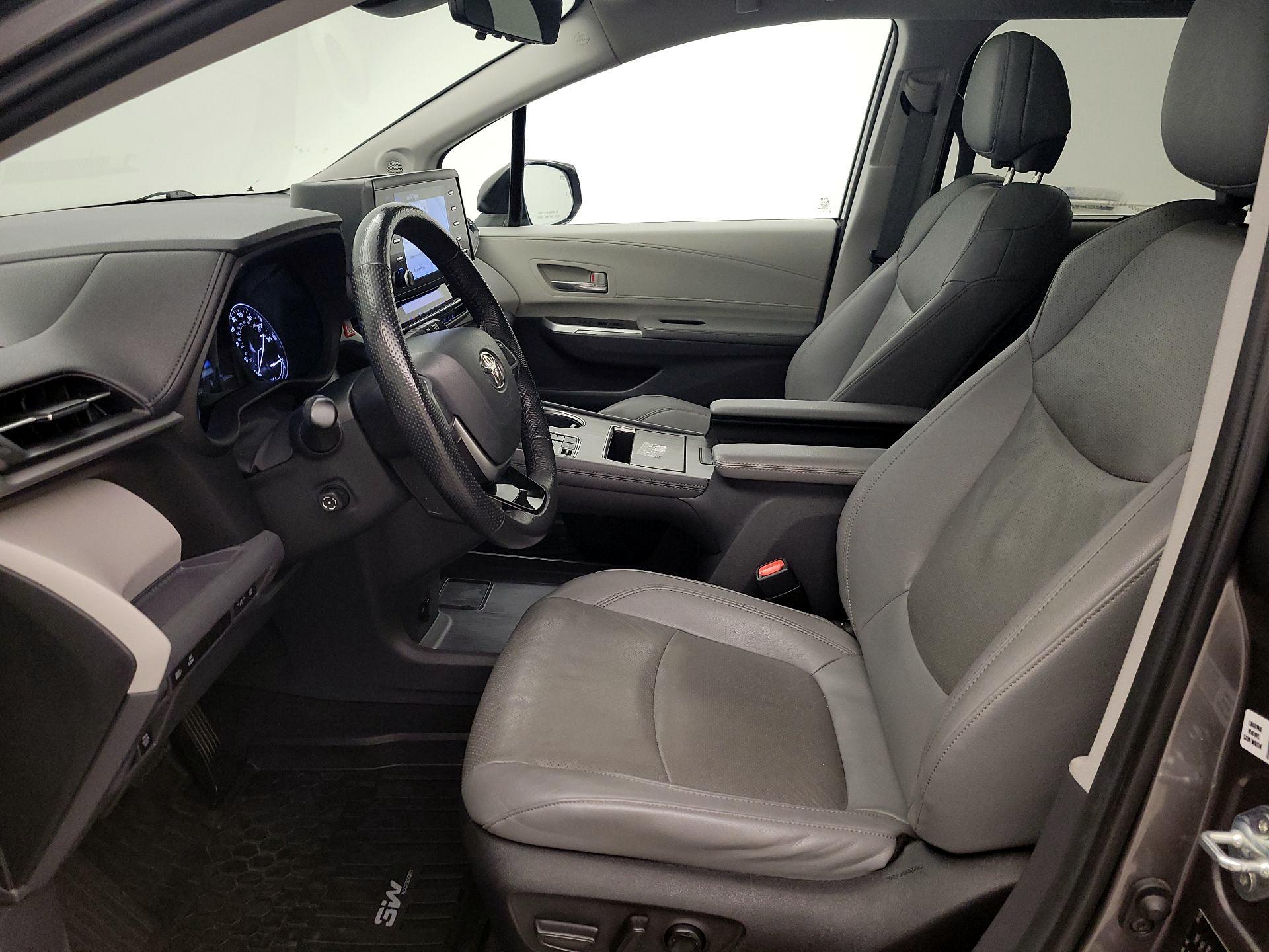 Thumbnail: 2023 Toyota Sienna - 11