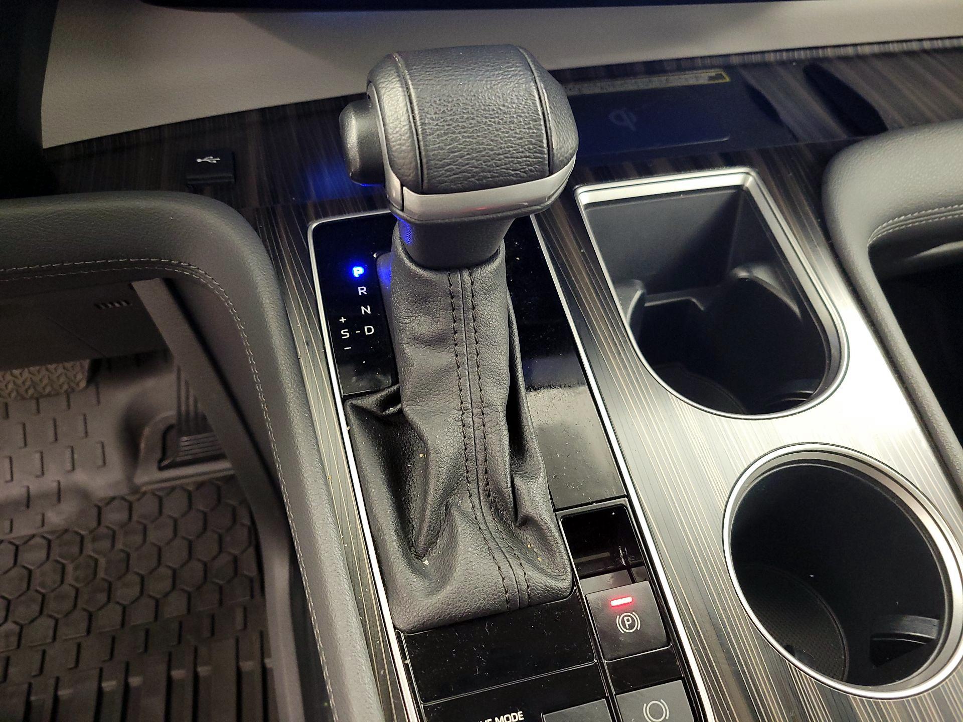 Thumbnail: 2023 Toyota Sienna - 18