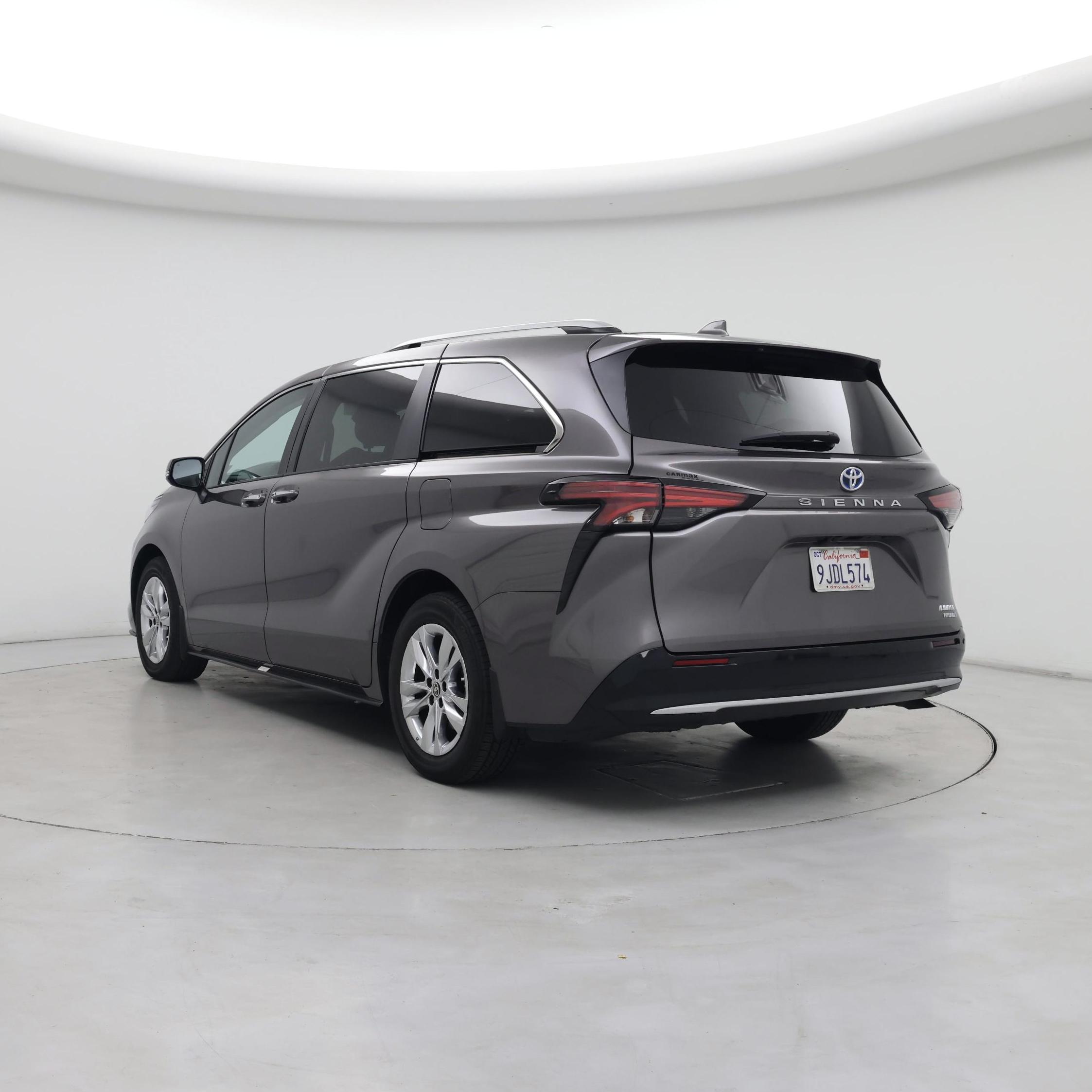 Thumbnail: 2023 Toyota Sienna - 2