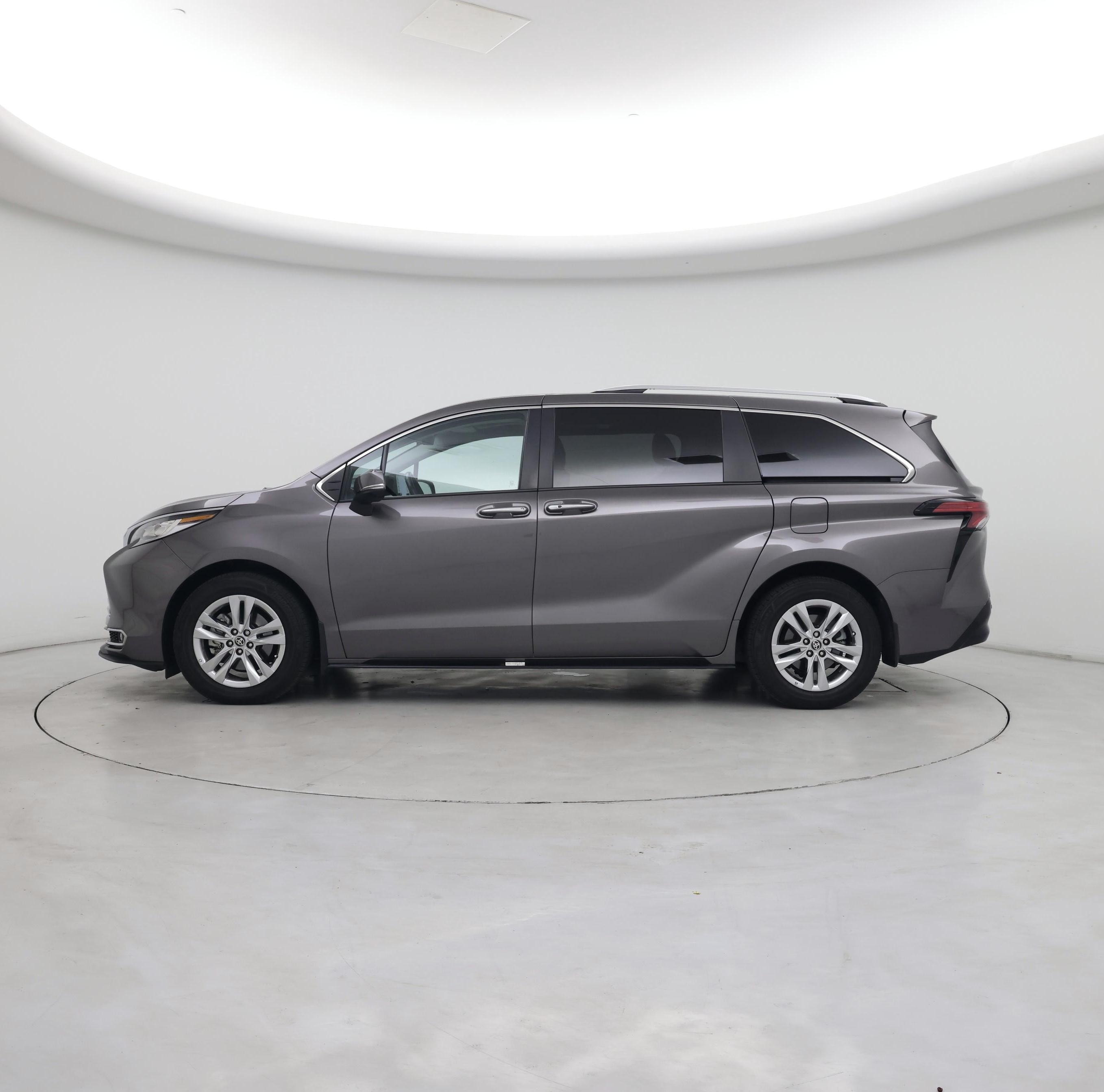 Thumbnail: 2023 Toyota Sienna - 3