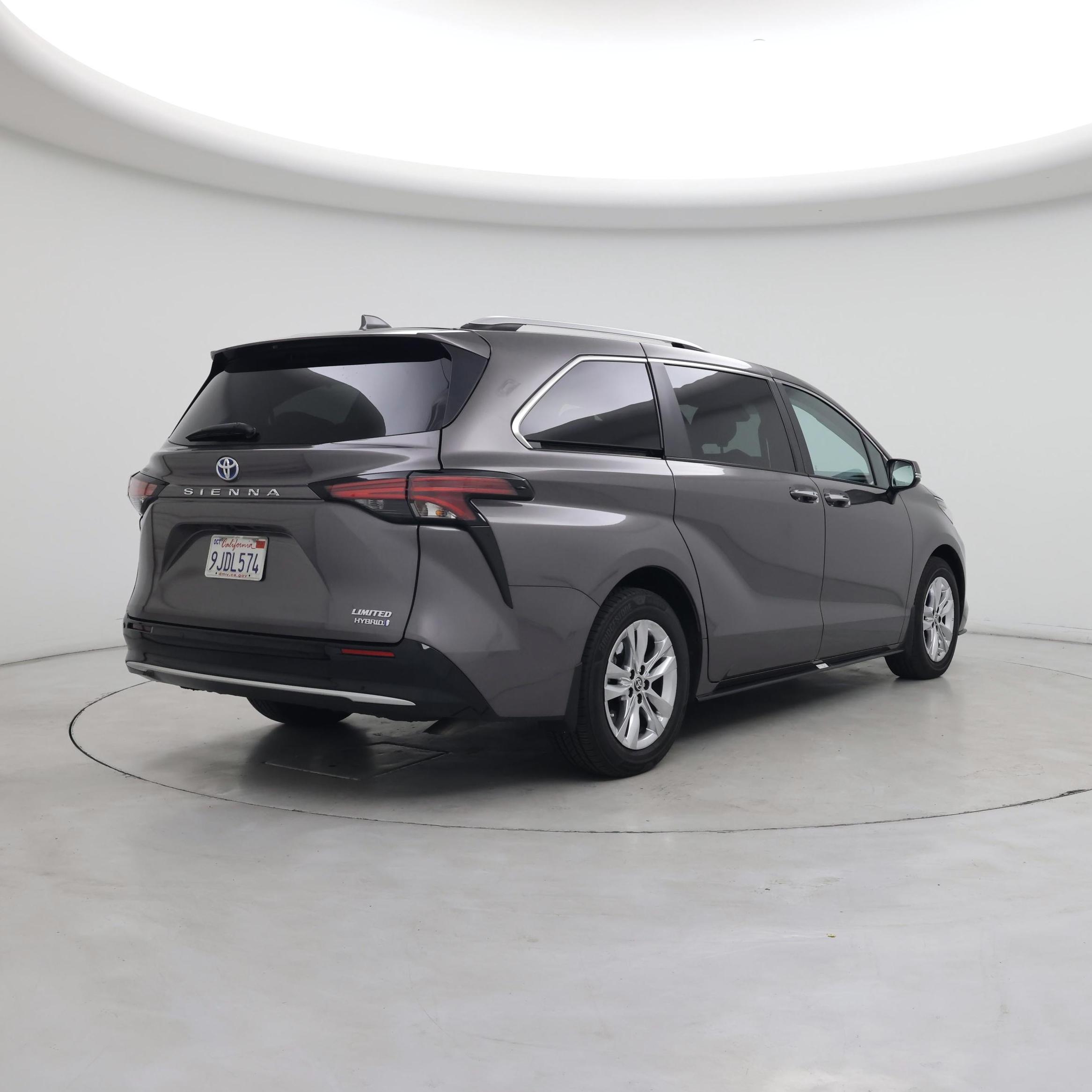 Thumbnail: 2023 Toyota Sienna - 8