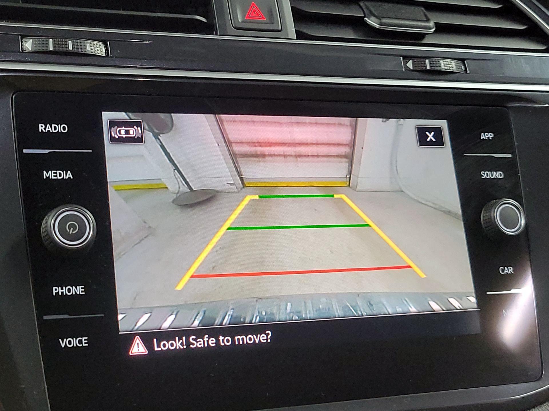 Thumbnail: 2023 Volkswagen Tiguan - 13