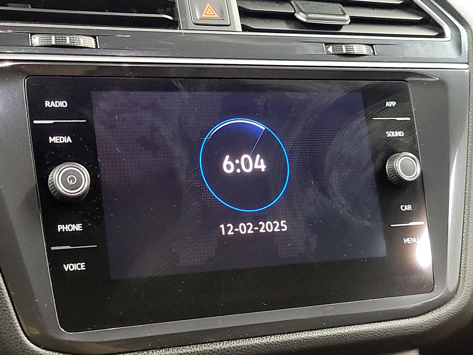 Thumbnail: 2023 Volkswagen Tiguan - 14