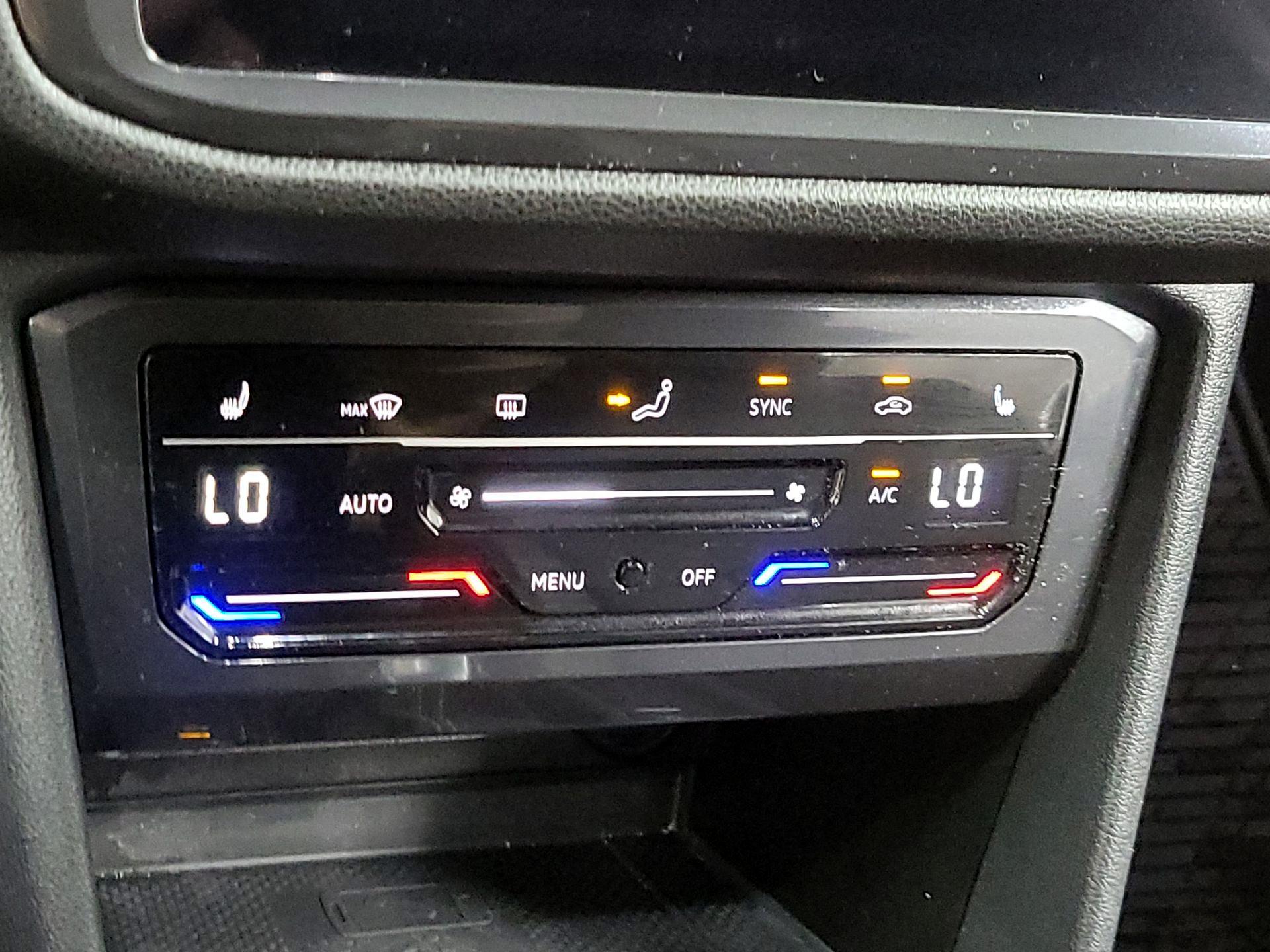 Thumbnail: 2023 Volkswagen Tiguan - 15