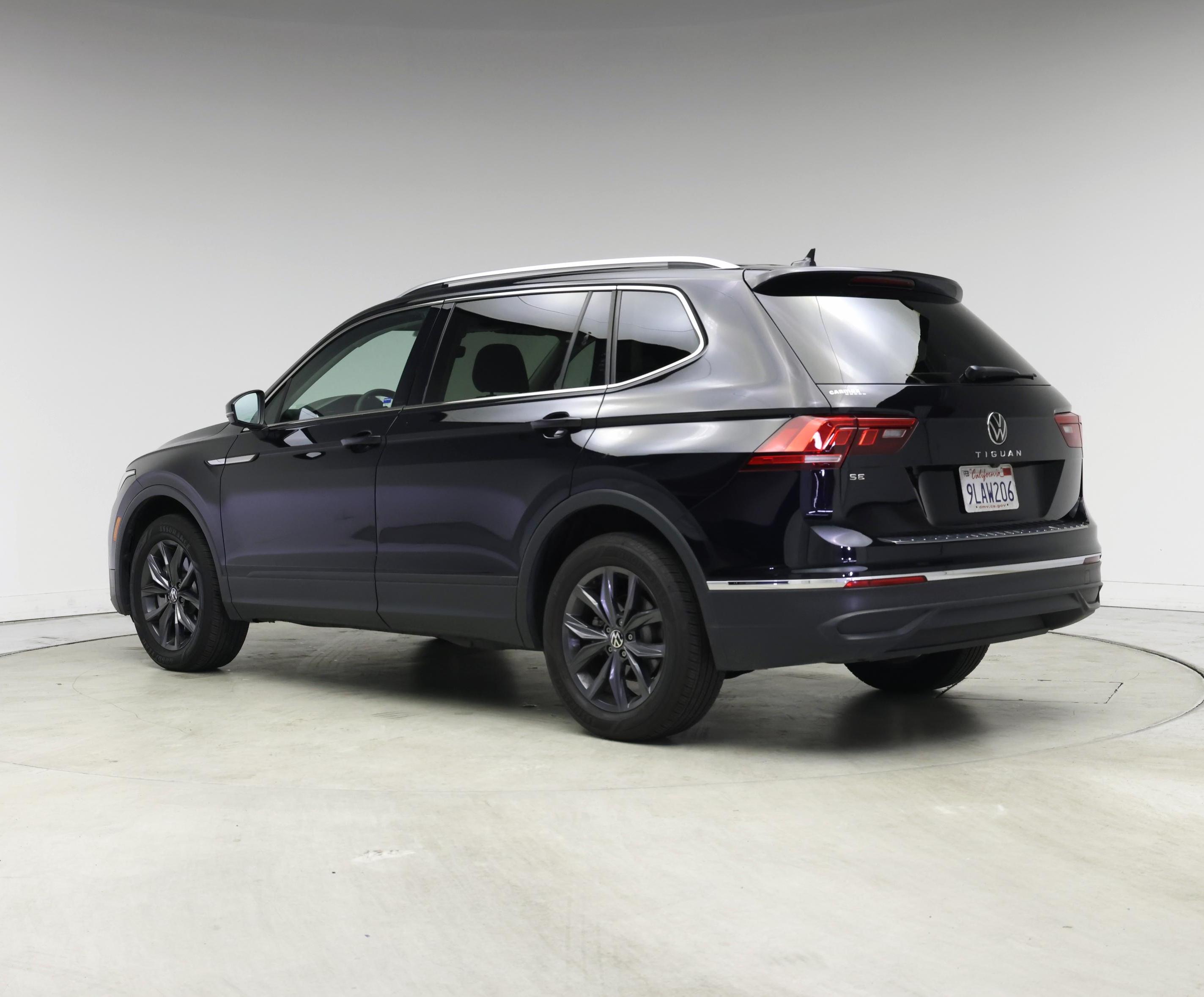 Thumbnail: 2023 Volkswagen Tiguan - 2