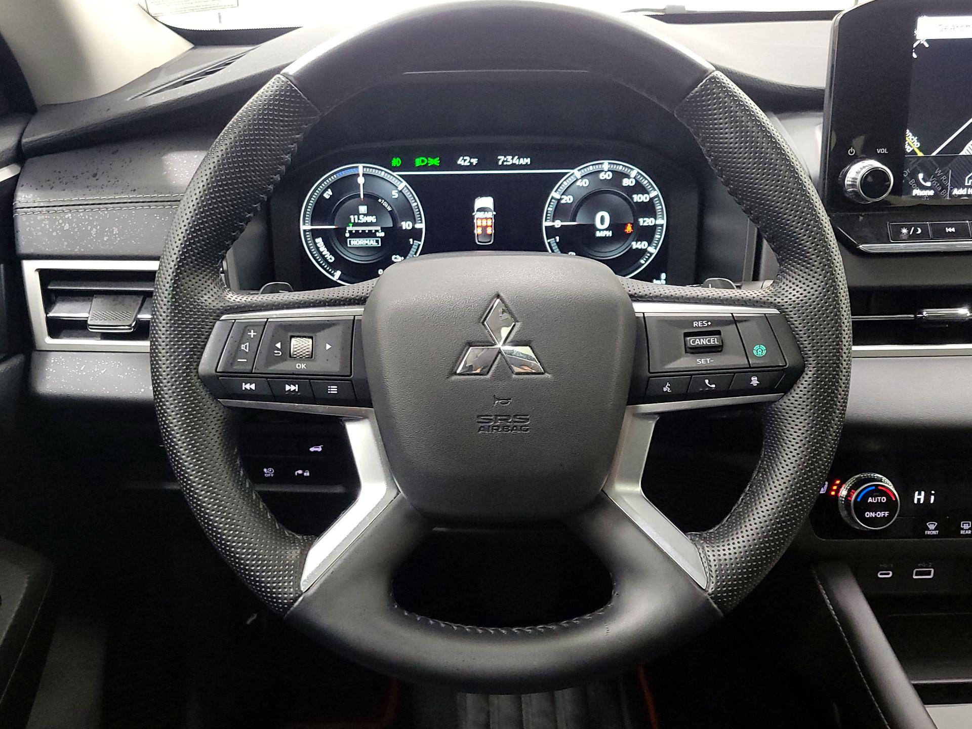 Thumbnail: 2024 Mitsubishi Outlander - 10