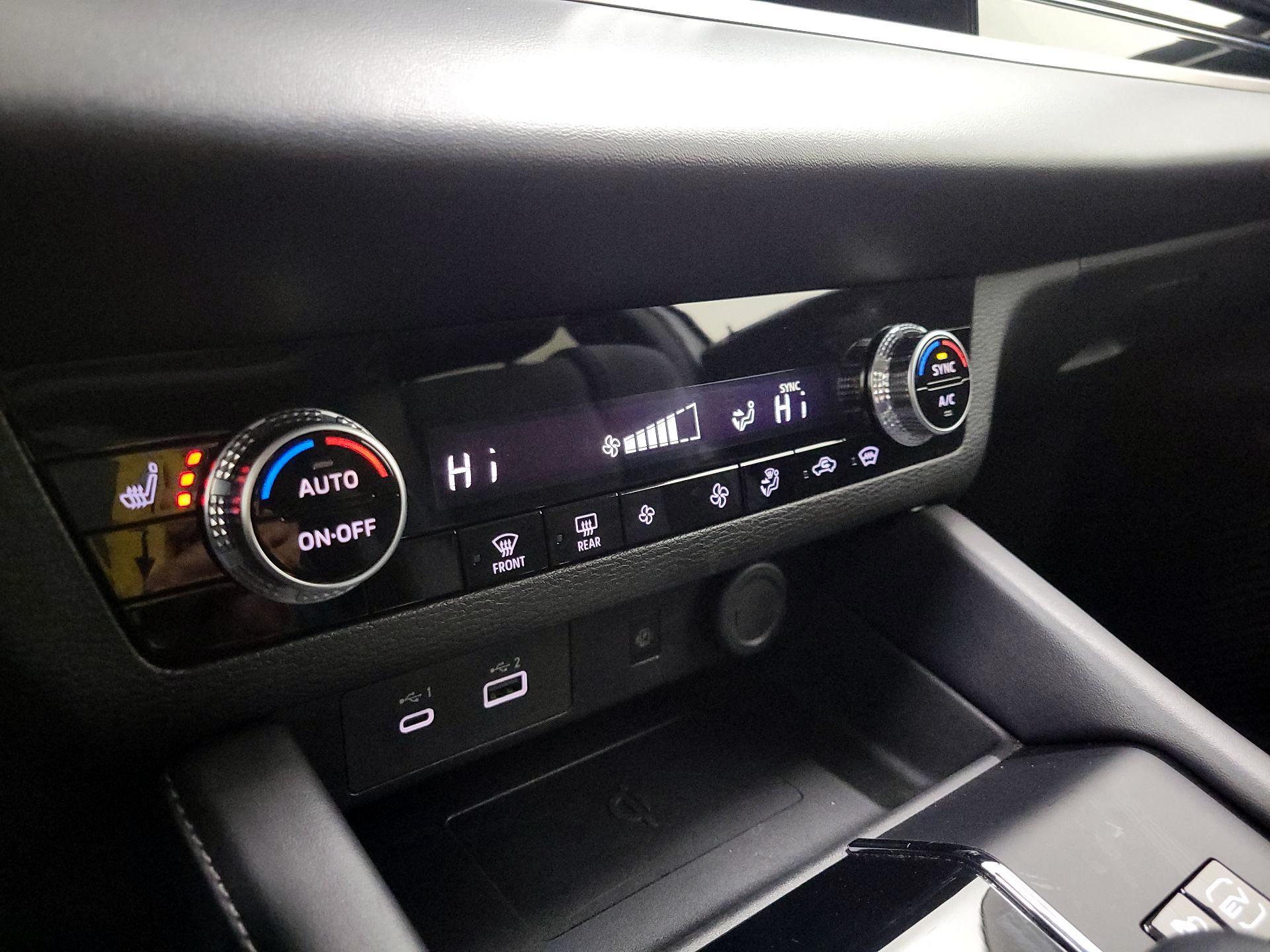 Thumbnail: 2024 Mitsubishi Outlander - 17