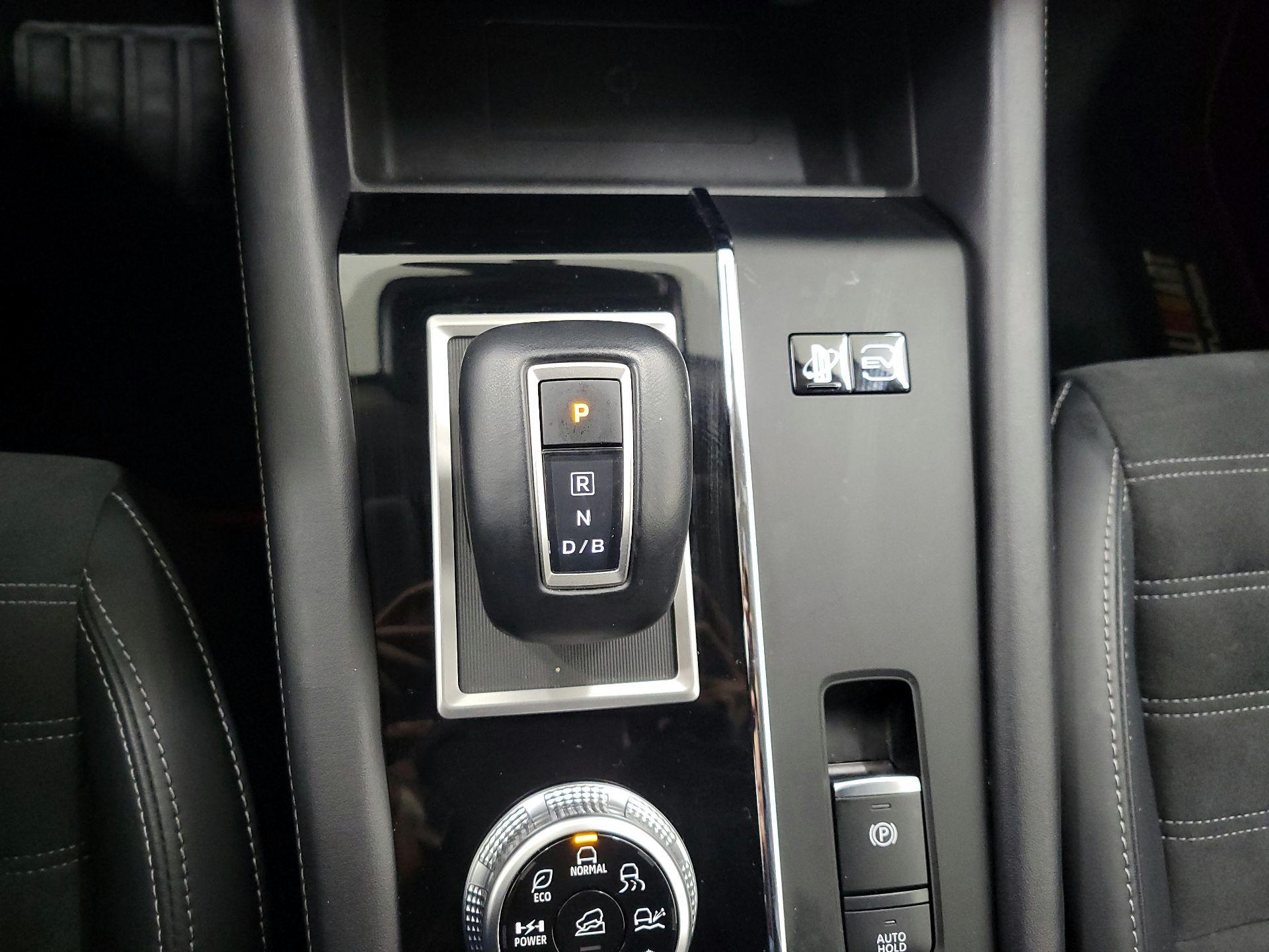 Thumbnail: 2024 Mitsubishi Outlander - 18