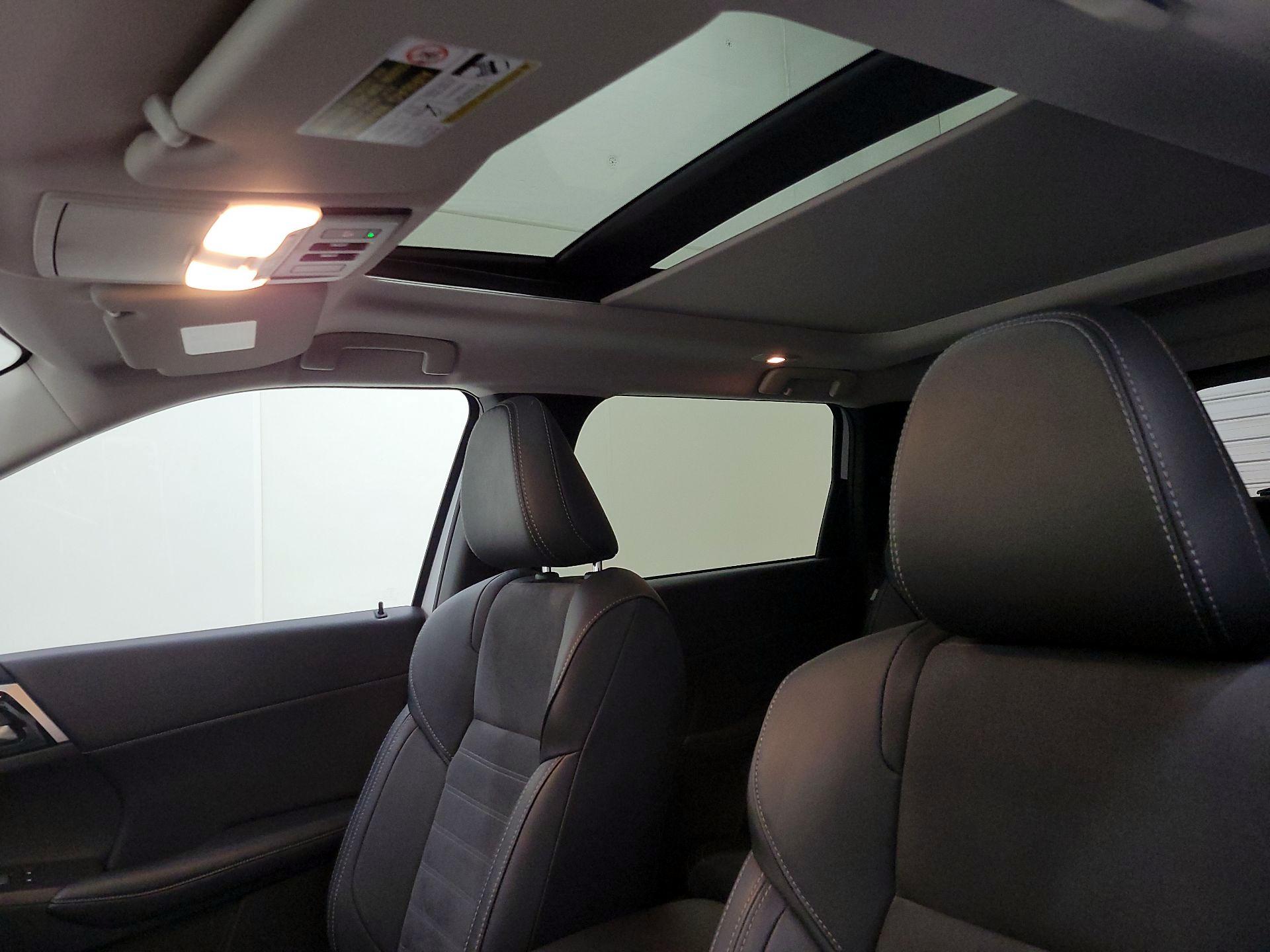 Thumbnail: 2024 Mitsubishi Outlander - 20