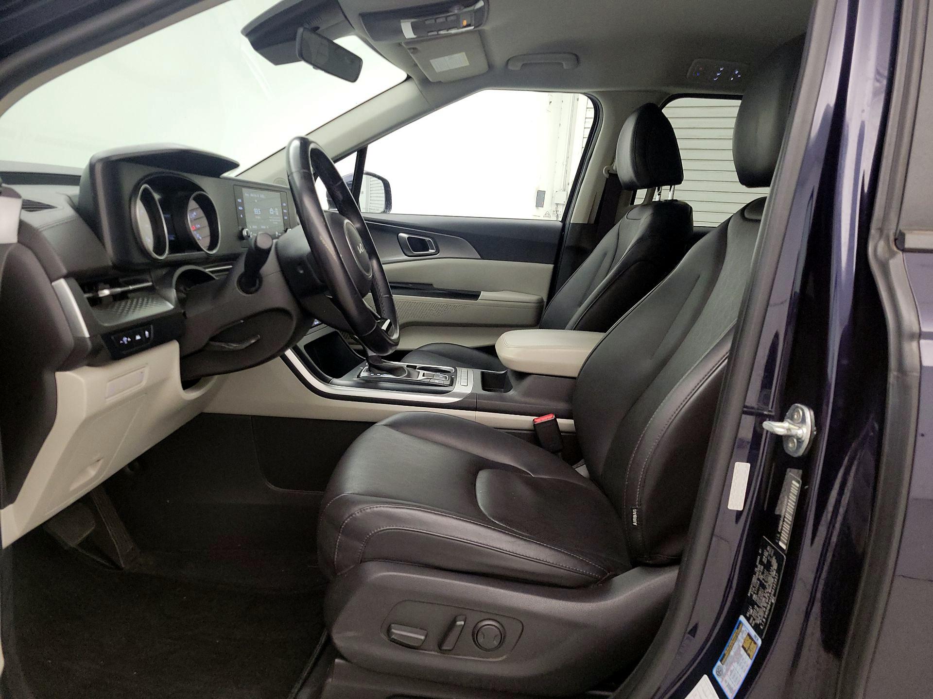 Thumbnail: 2022 Kia Carnival - 11