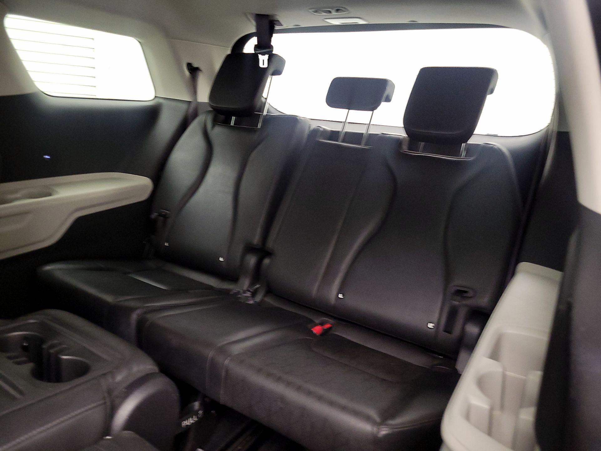 Thumbnail: 2022 Kia Carnival - 20