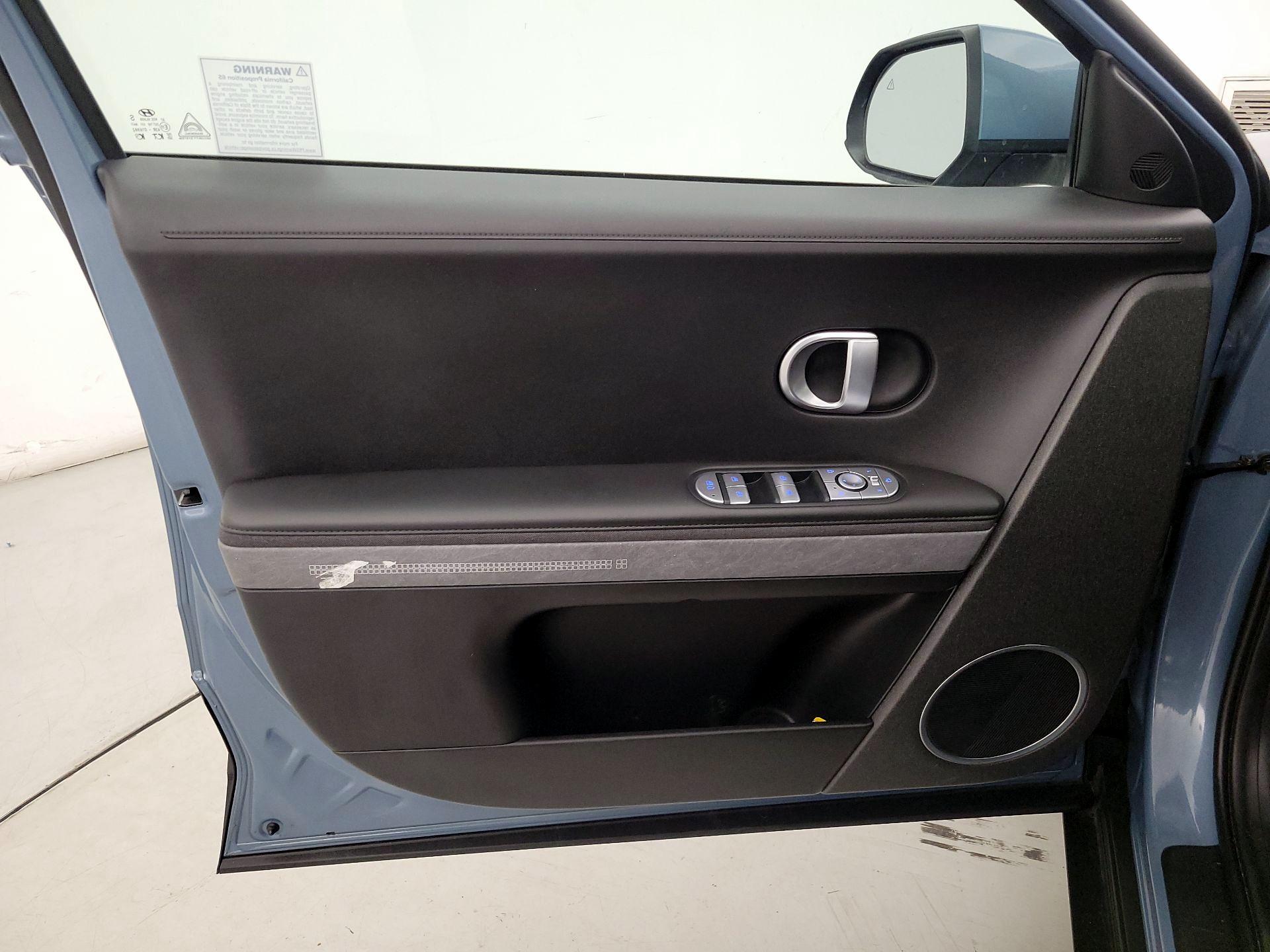 Thumbnail: 2023 Hyundai Ioniq 5 - 12