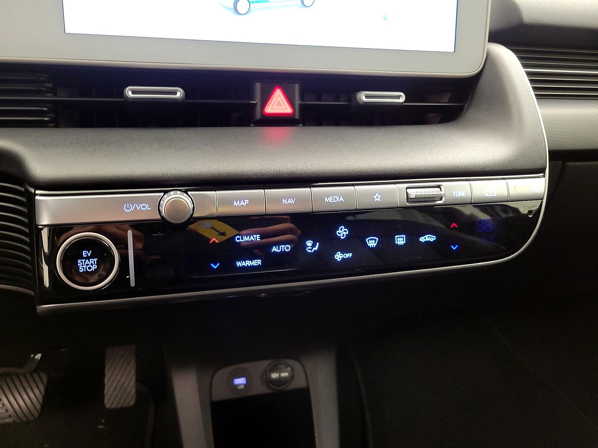 Thumbnail: 2023 Hyundai Ioniq 5 - 17