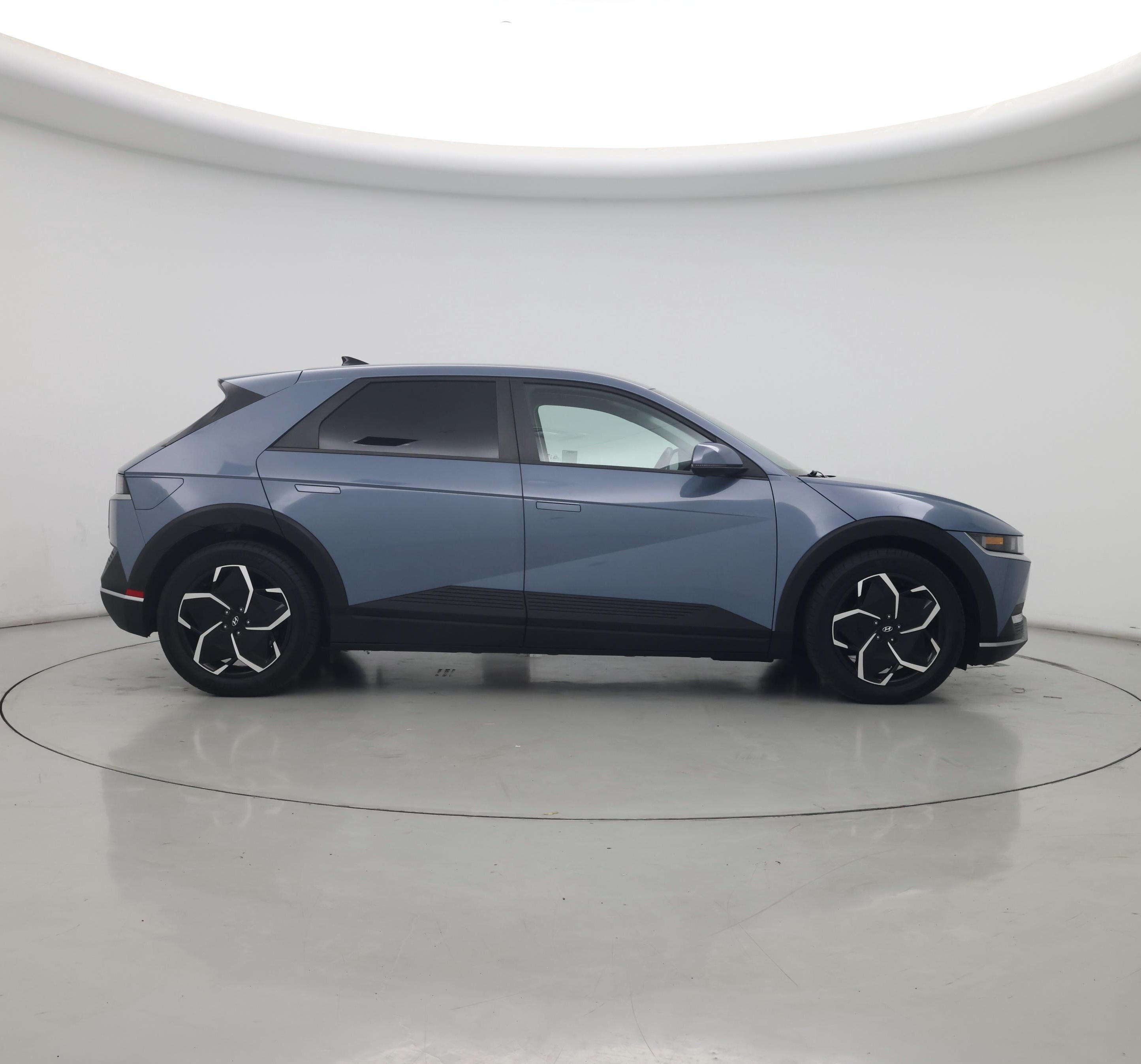 Thumbnail: 2023 Hyundai Ioniq 5 - 7