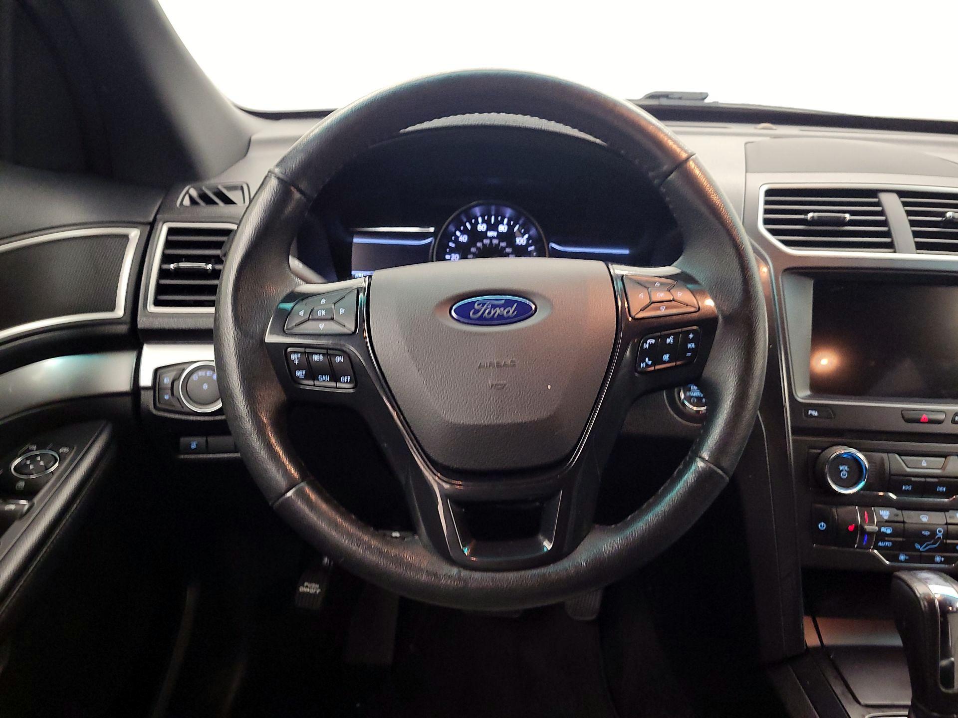 Thumbnail: 2017 Ford Explorer - 10