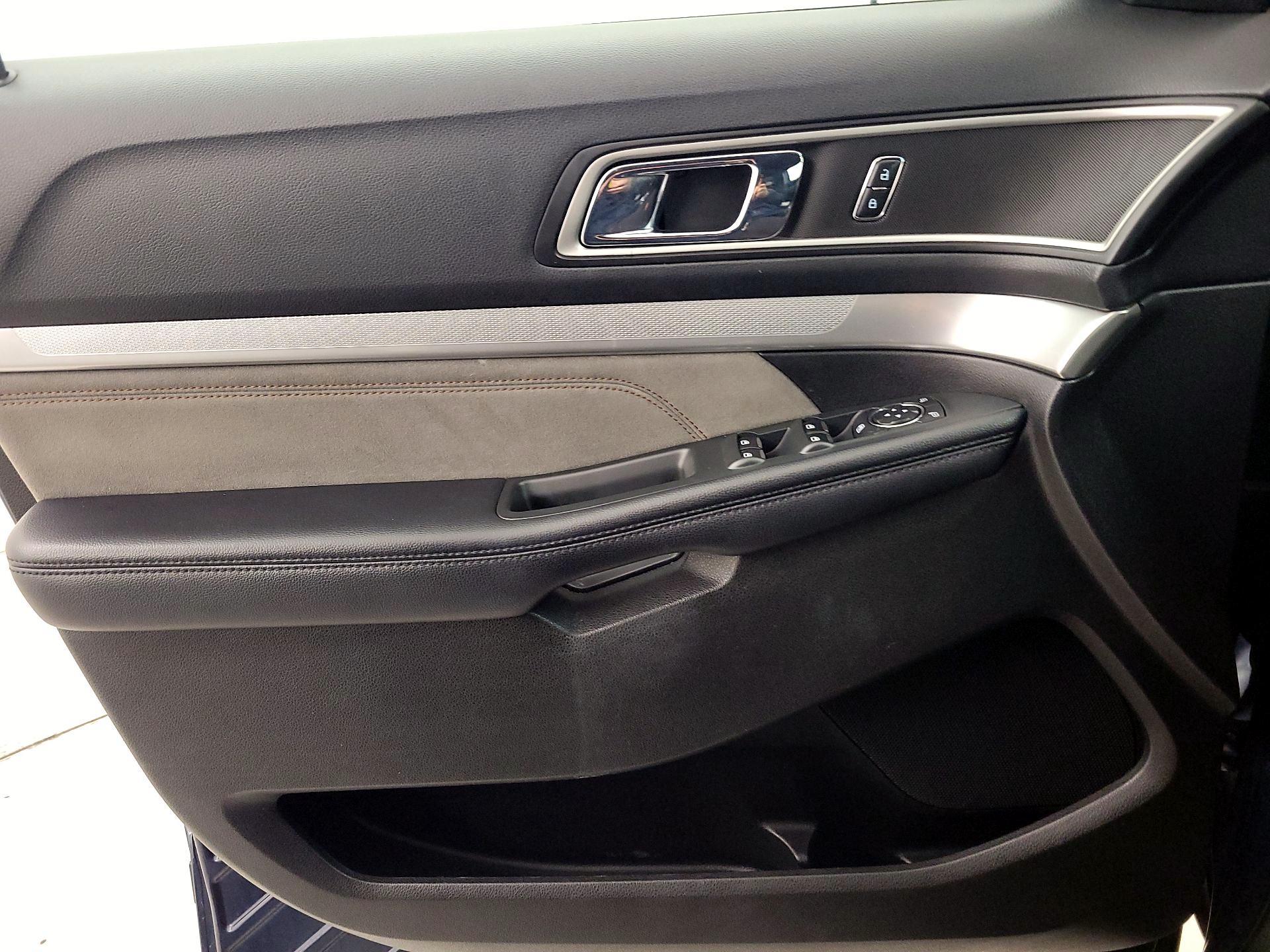 Thumbnail: 2017 Ford Explorer - 12