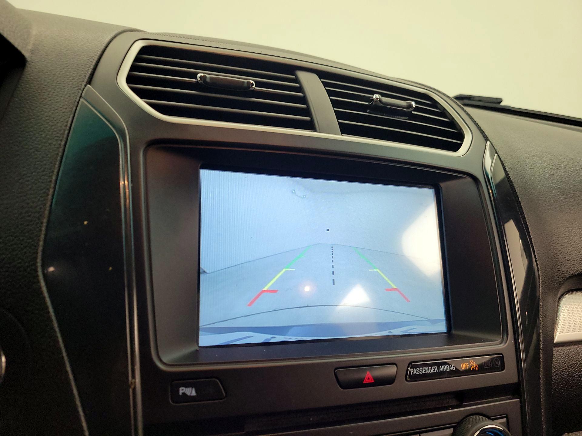 Thumbnail: 2017 Ford Explorer - 15