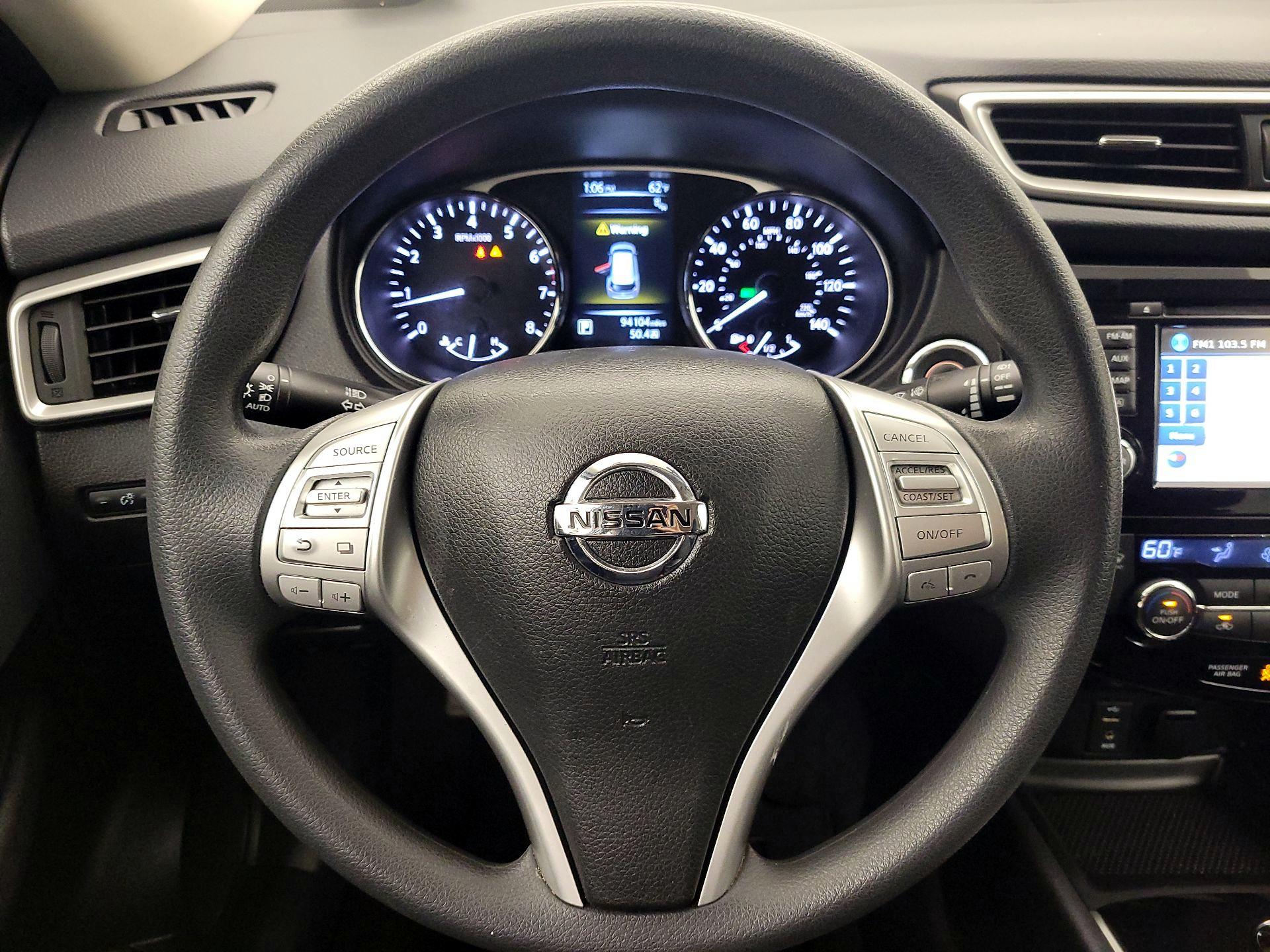 Thumbnail: 2015 Nissan Rogue - 10