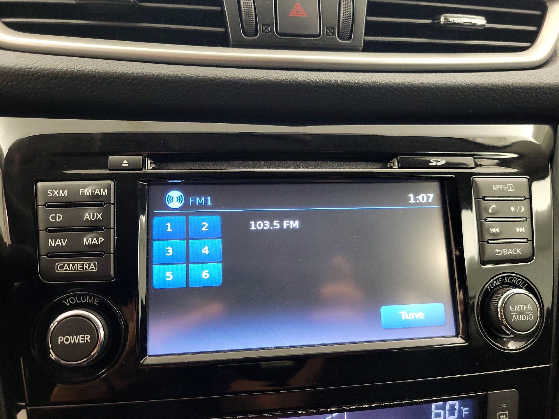 Thumbnail: 2015 Nissan Rogue - 16