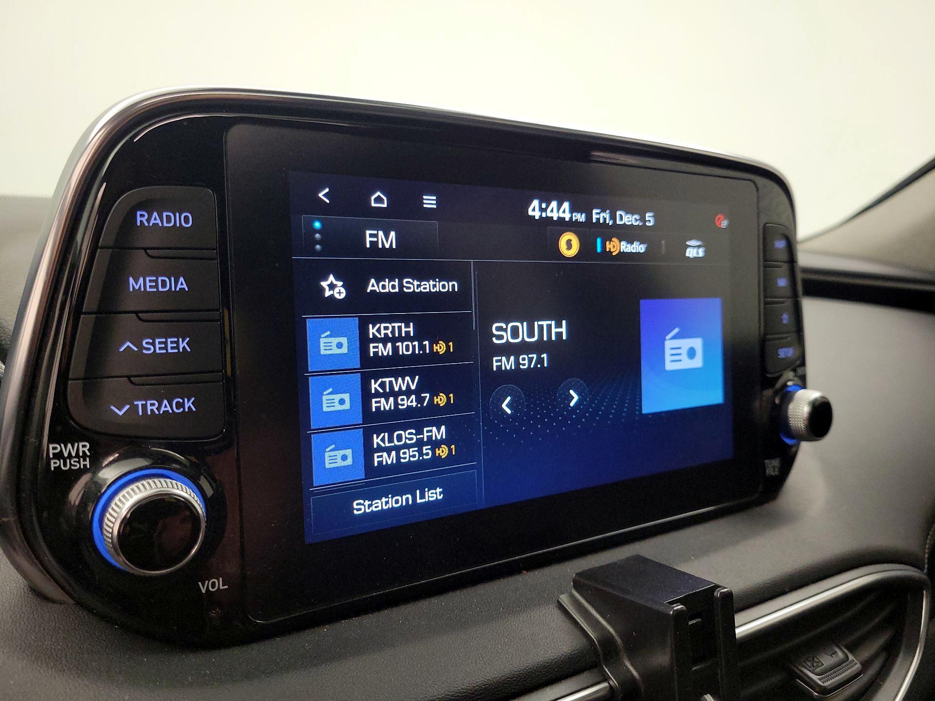 Thumbnail: 2020 Hyundai Santa Fe - 15