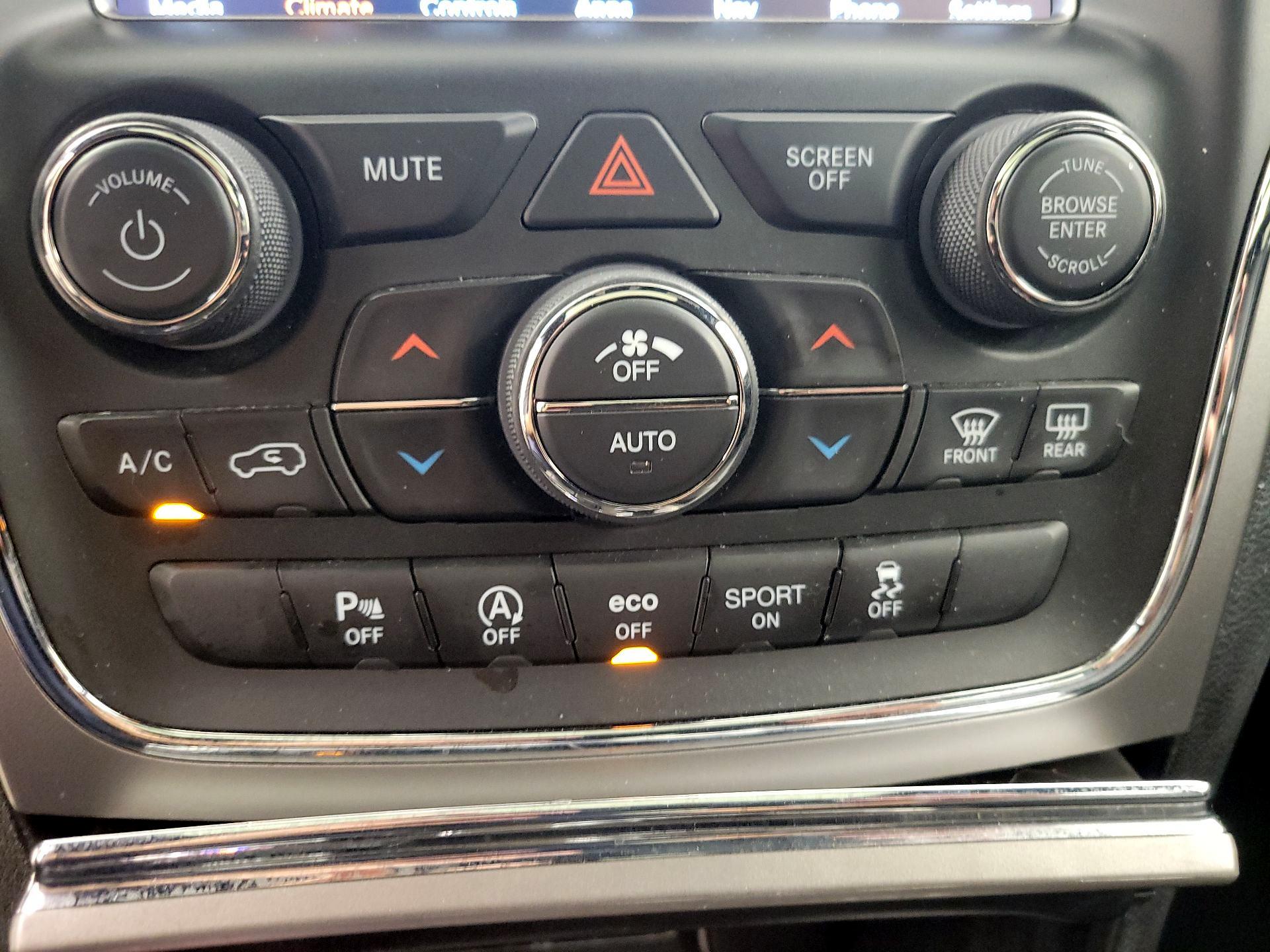 Thumbnail: 2018 Jeep Grand Cherokee - 17