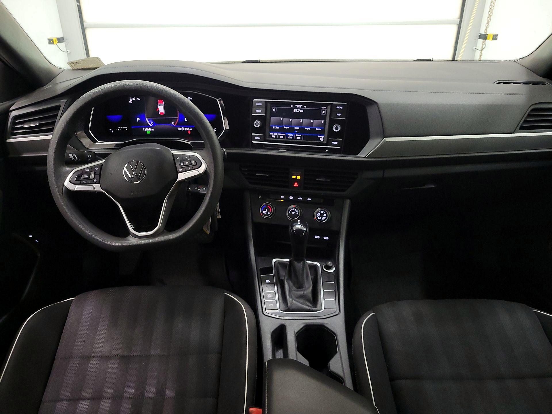 Thumbnail: 2022 Volkswagen Jetta - 9