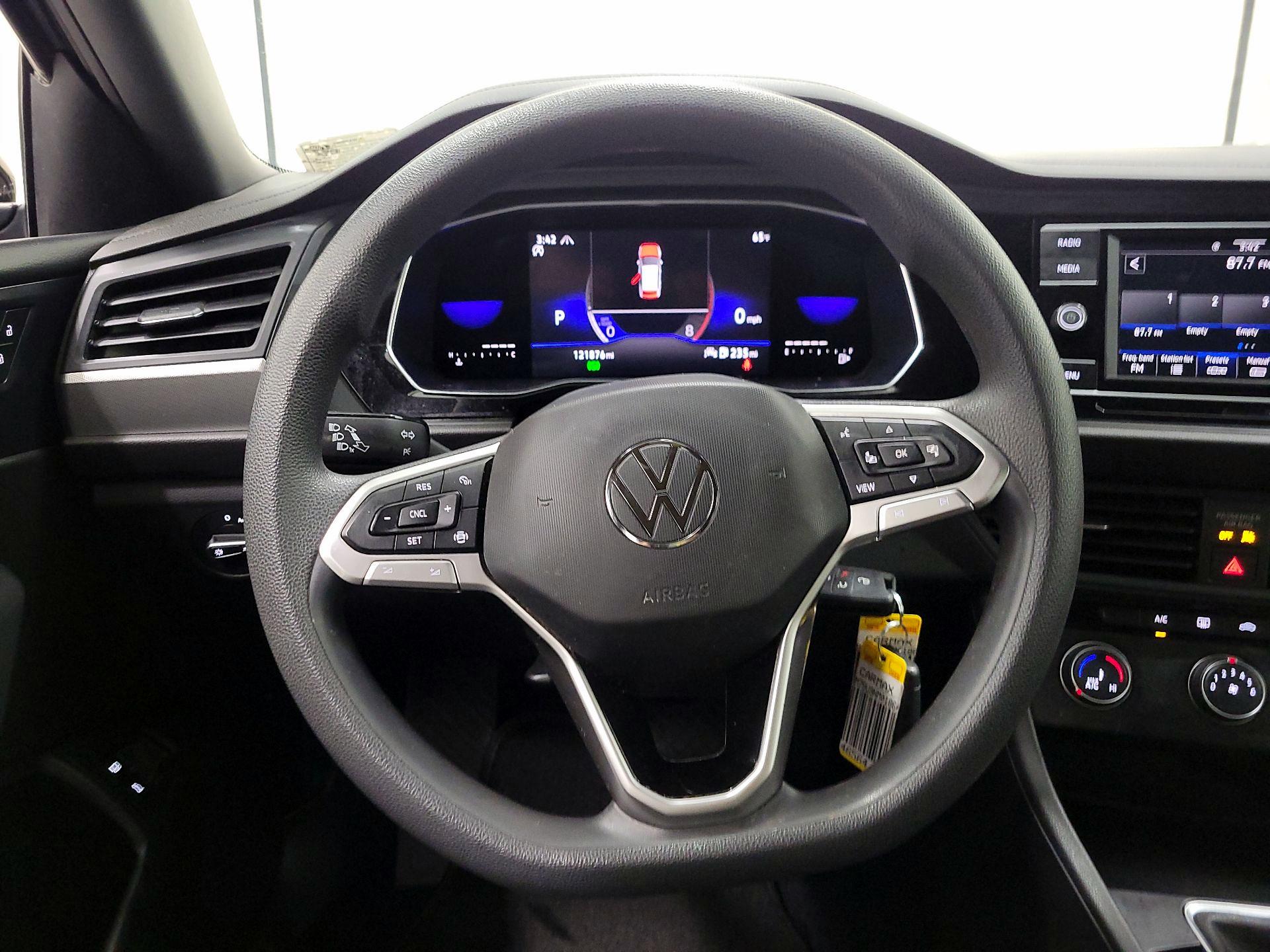 Thumbnail: 2022 Volkswagen Jetta - 10