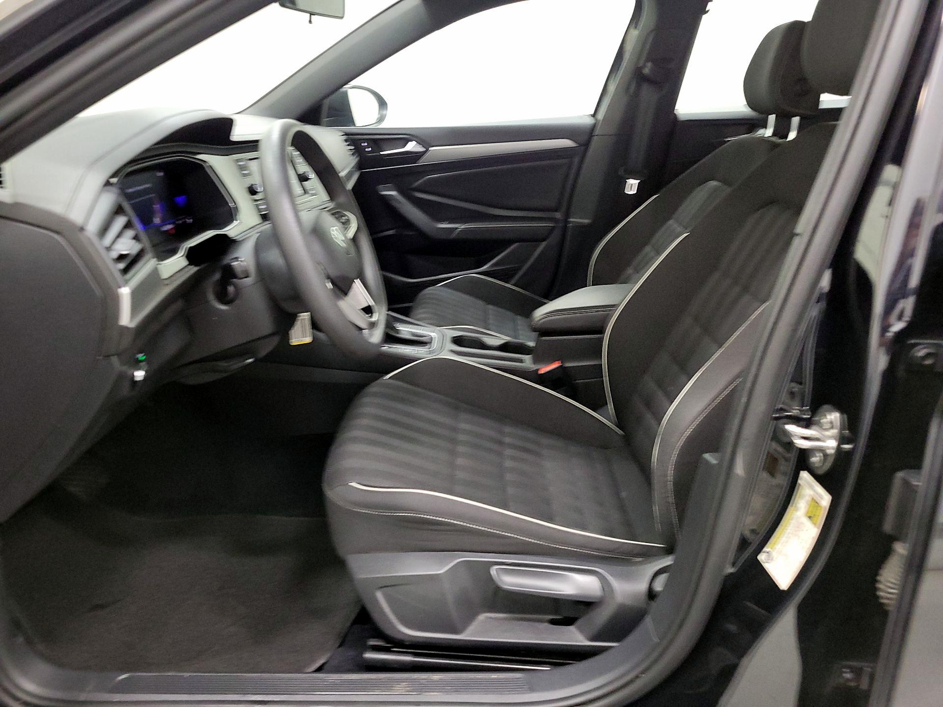 Thumbnail: 2022 Volkswagen Jetta - 11