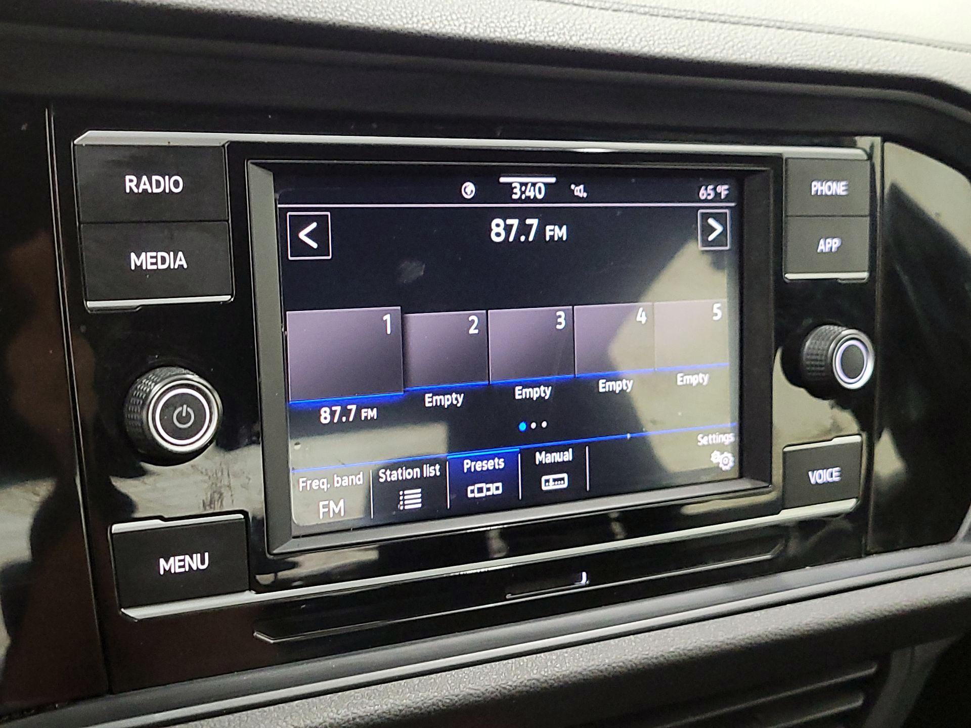 Thumbnail: 2022 Volkswagen Jetta - 15