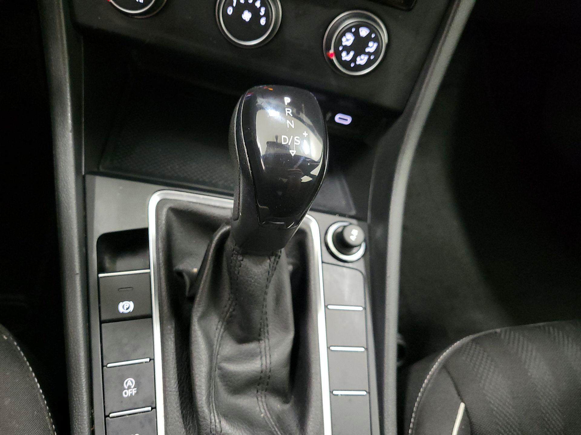 Thumbnail: 2022 Volkswagen Jetta - 17