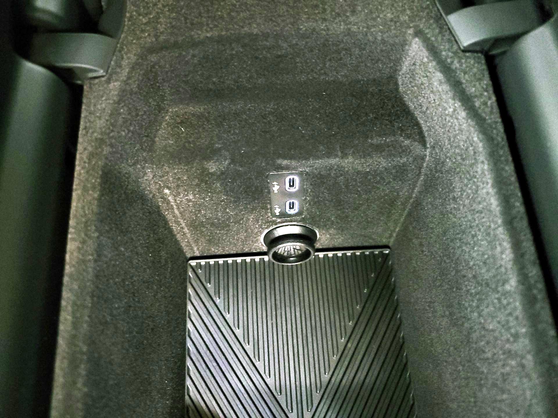 Thumbnail: 2025 BMW 7 Series - 19